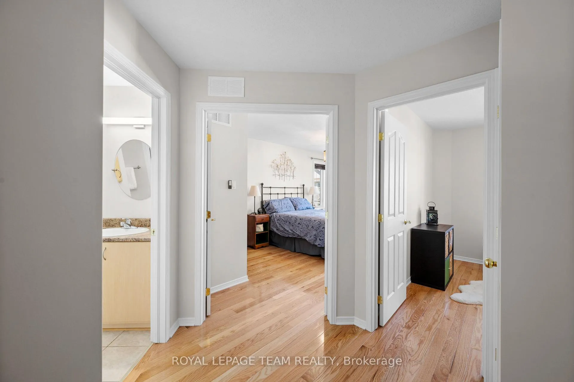 Photo 21 of 174 Fordham Private, Ottawa, Central Park — HOMEH