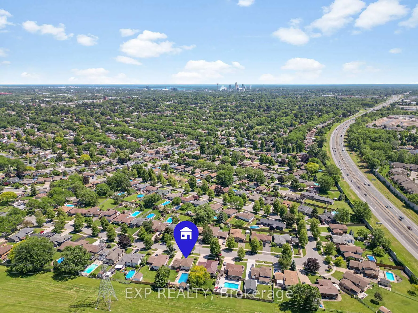 Photo 38 of 7195 Westfield Drive, Niagara Falls, Casey — HOMEH