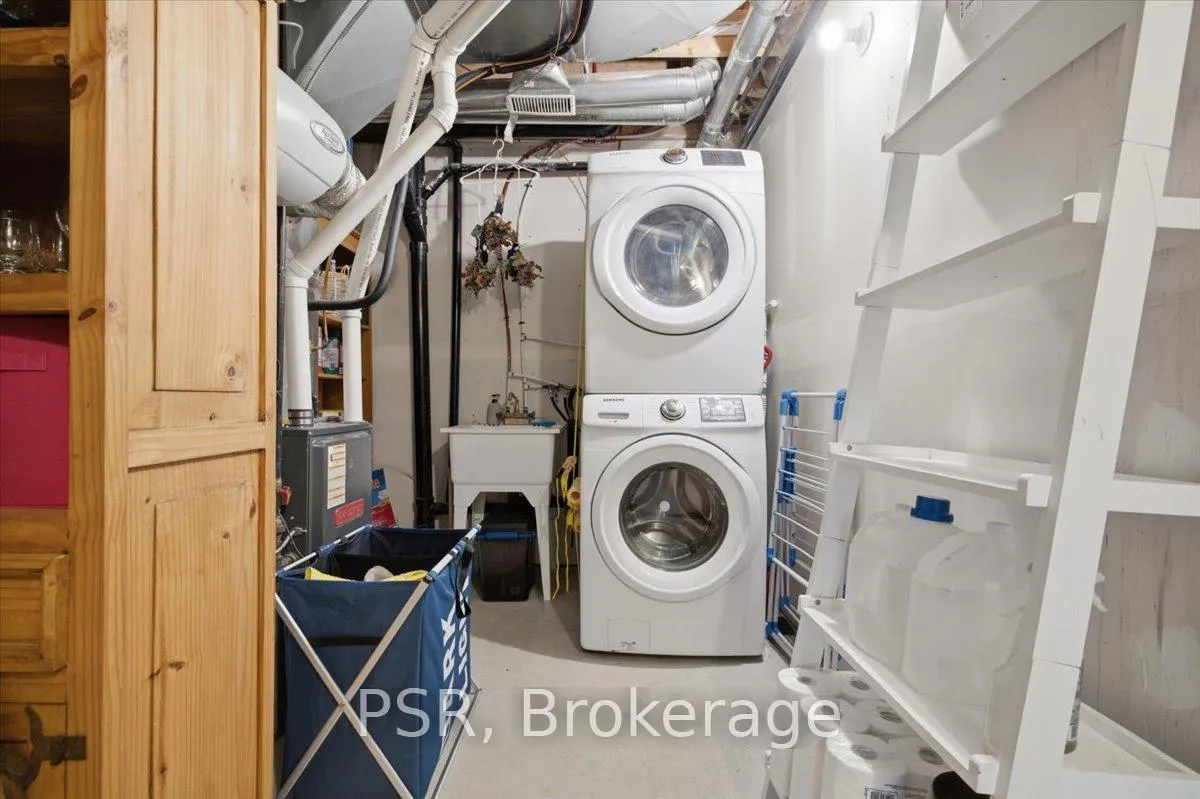 Photo 7 of 12 Hiscott Drive, Hamilton, Waterdown — HOMEH