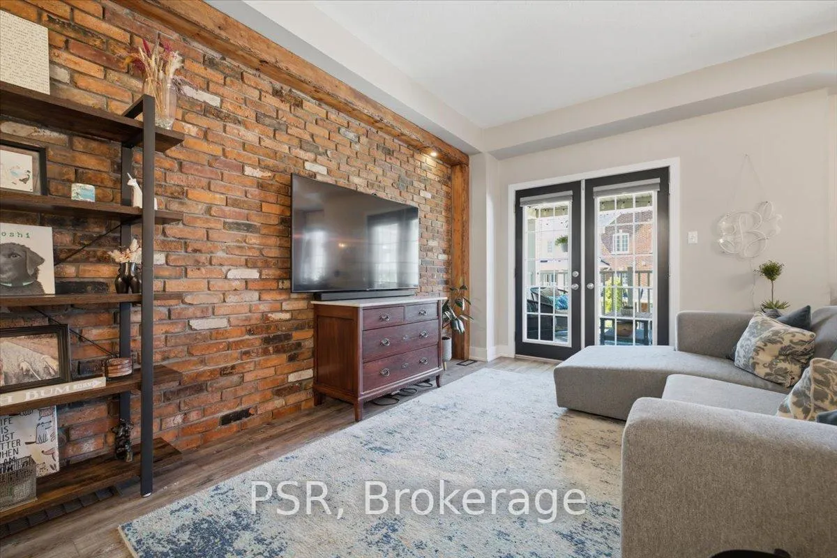 Photo 13 of 12 Hiscott Drive, Hamilton, Waterdown — HOMEH