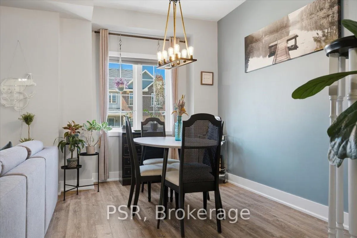 Photo 21 of 12 Hiscott Drive, Hamilton, Waterdown — HOMEH