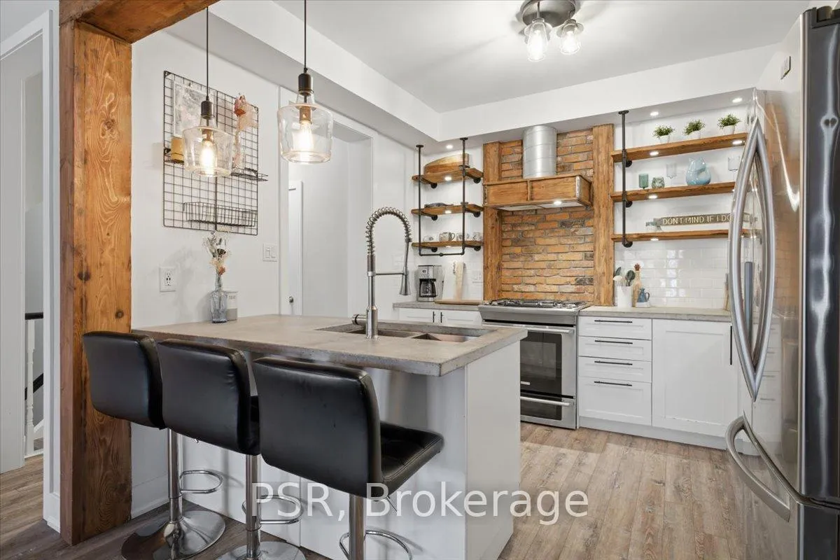 Photo 24 of 12 Hiscott Drive, Hamilton, Waterdown — HOMEH