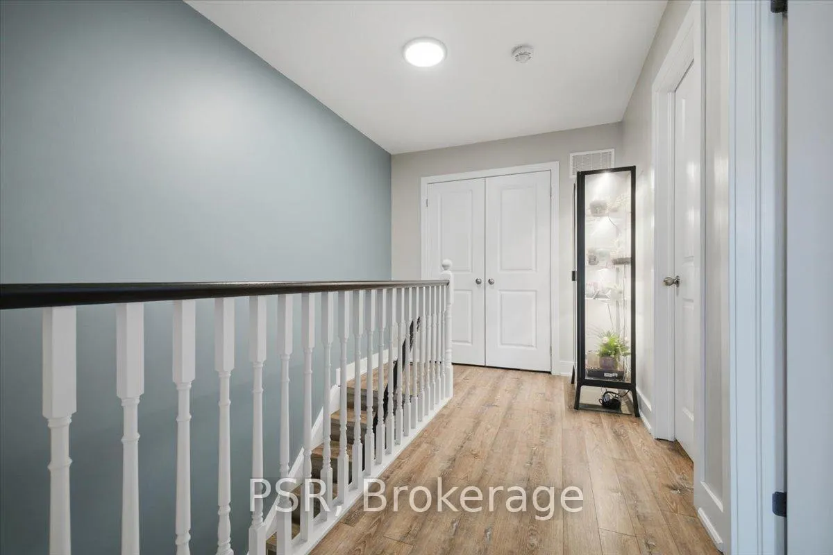 Photo 29 of 12 Hiscott Drive, Hamilton, Waterdown — HOMEH