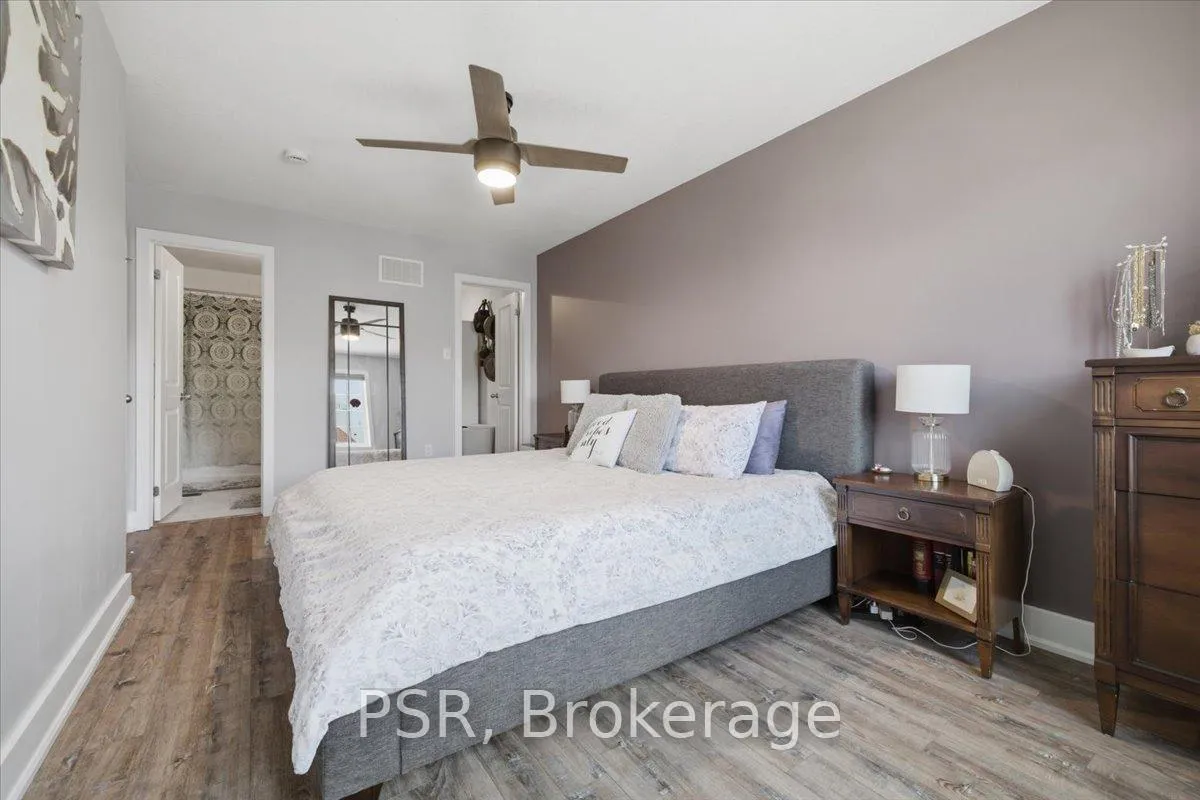 Photo 31 of 12 Hiscott Drive, Hamilton, Waterdown — HOMEH