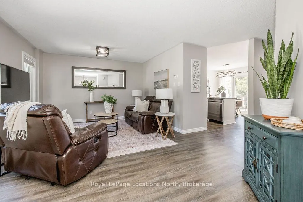 Photo 4 of 73 Fernbrook Drive, Wasaga Beach — HOMEH