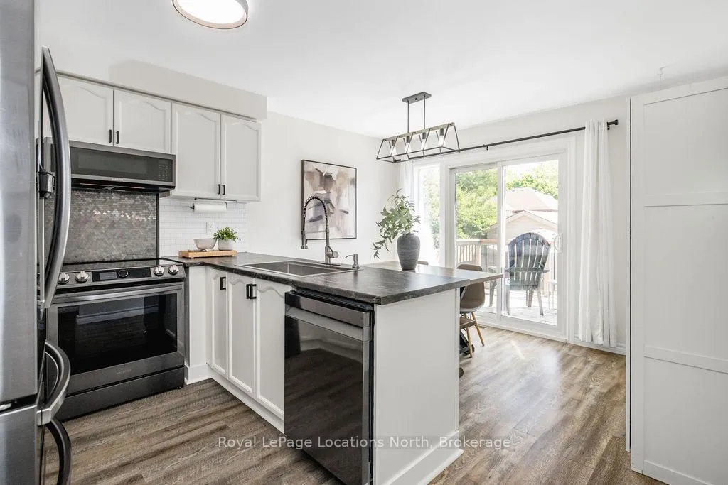 Photo 9 of 73 Fernbrook Drive, Wasaga Beach — HOMEH