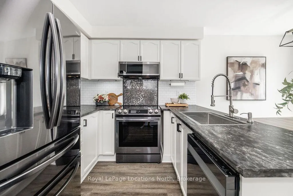 Photo 10 of 73 Fernbrook Drive, Wasaga Beach — HOMEH