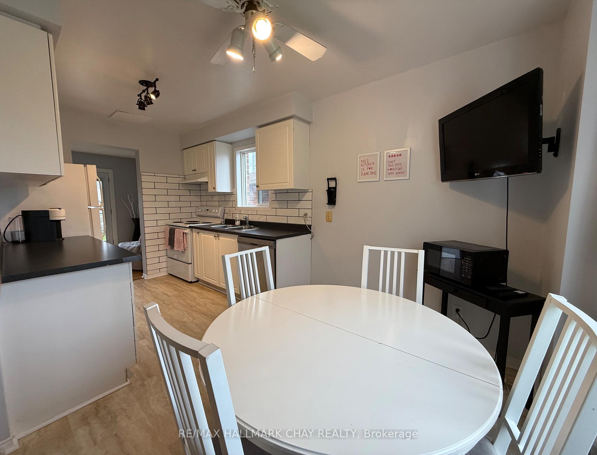 Photo 4 of 29 Golds Crescent, Barrie, Holly — HOMEH