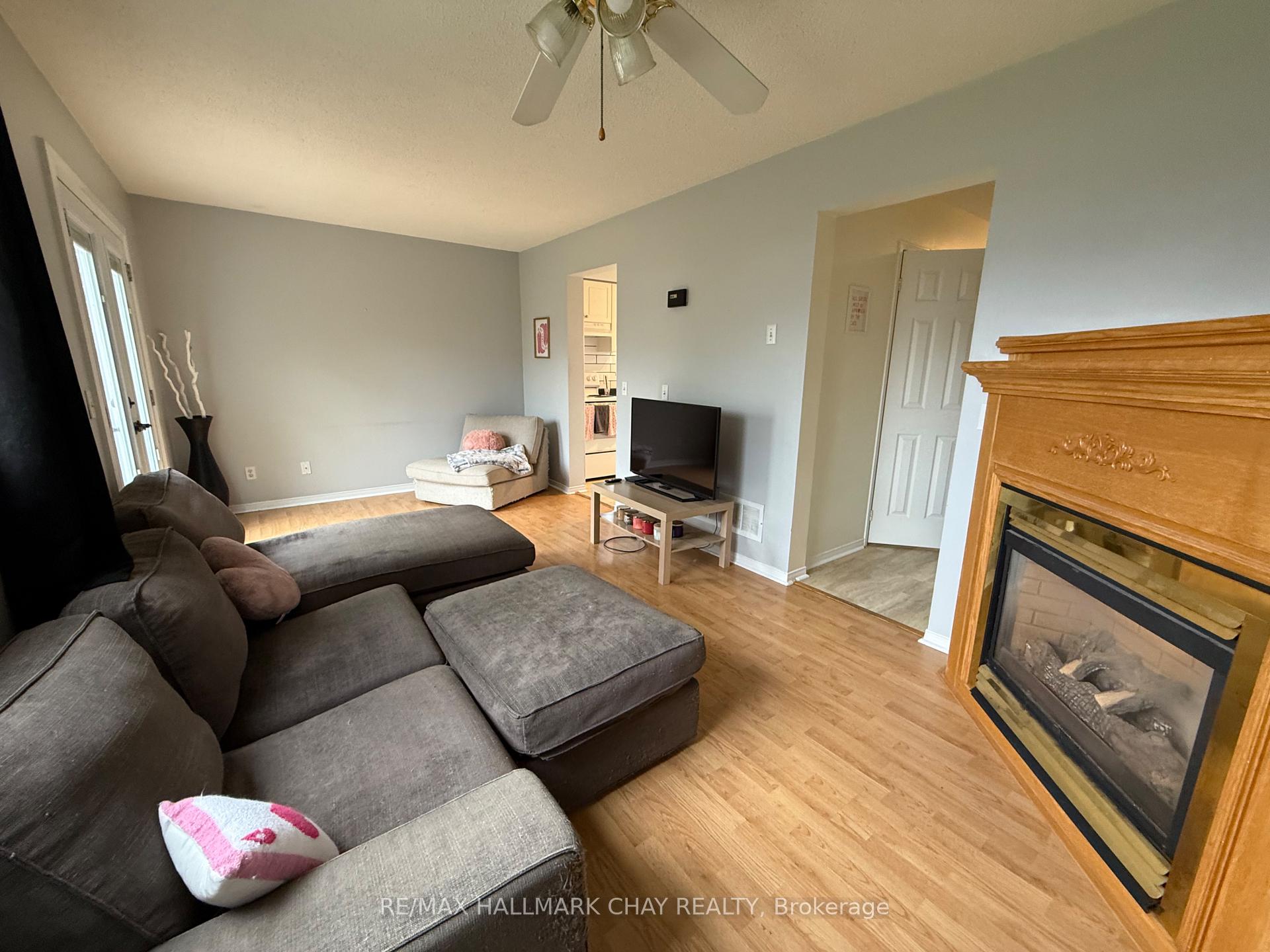 Photo 8 of 29 Golds Crescent, Barrie, Holly — HOMEH