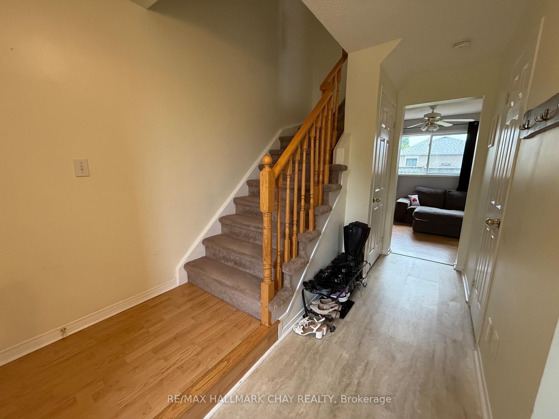 Photo 11 of 29 Golds Crescent, Barrie, Holly — HOMEH