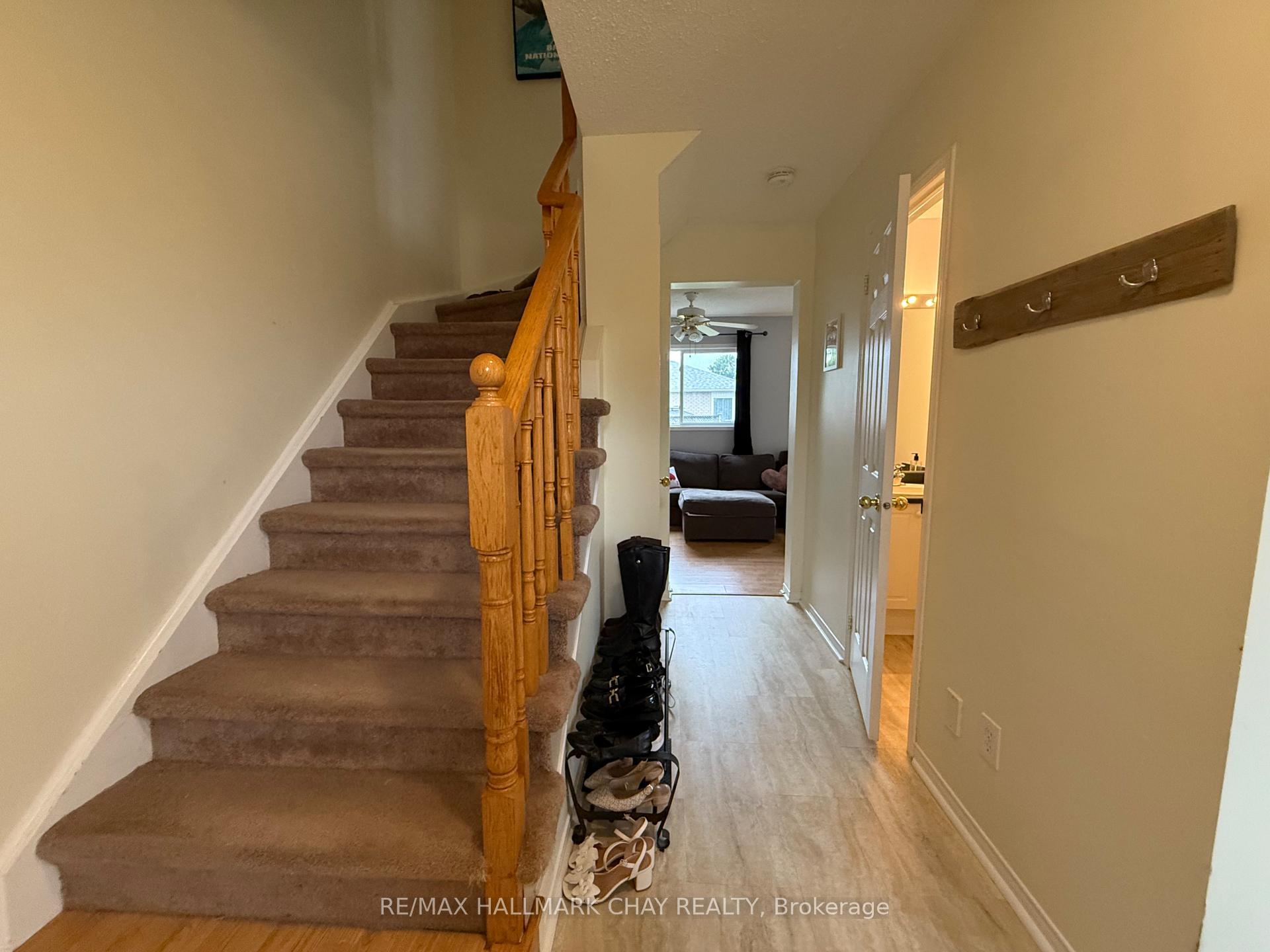 Photo 12 of 29 Golds Crescent, Barrie, Holly — HOMEH