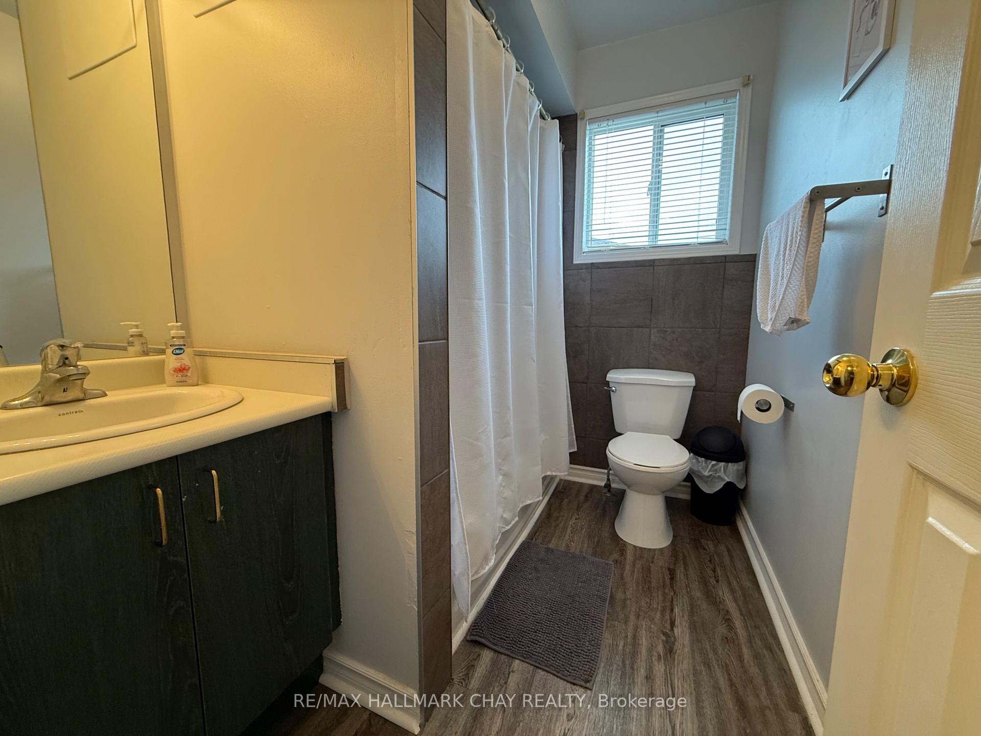Photo 17 of 29 Golds Crescent, Barrie, Holly — HOMEH