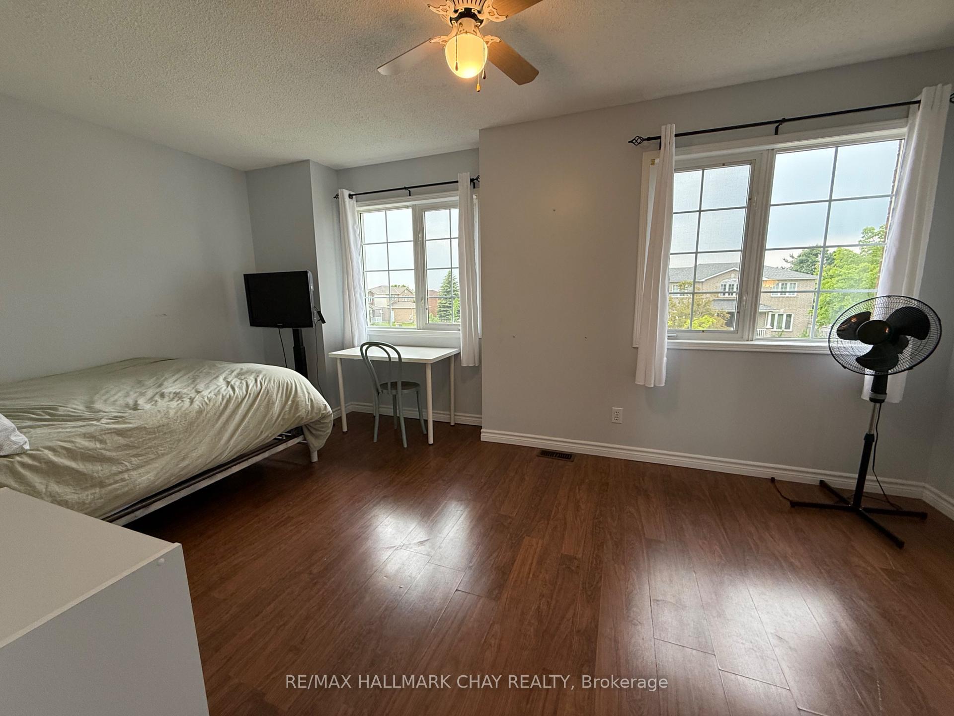 Photo 18 of 29 Golds Crescent, Barrie, Holly — HOMEH