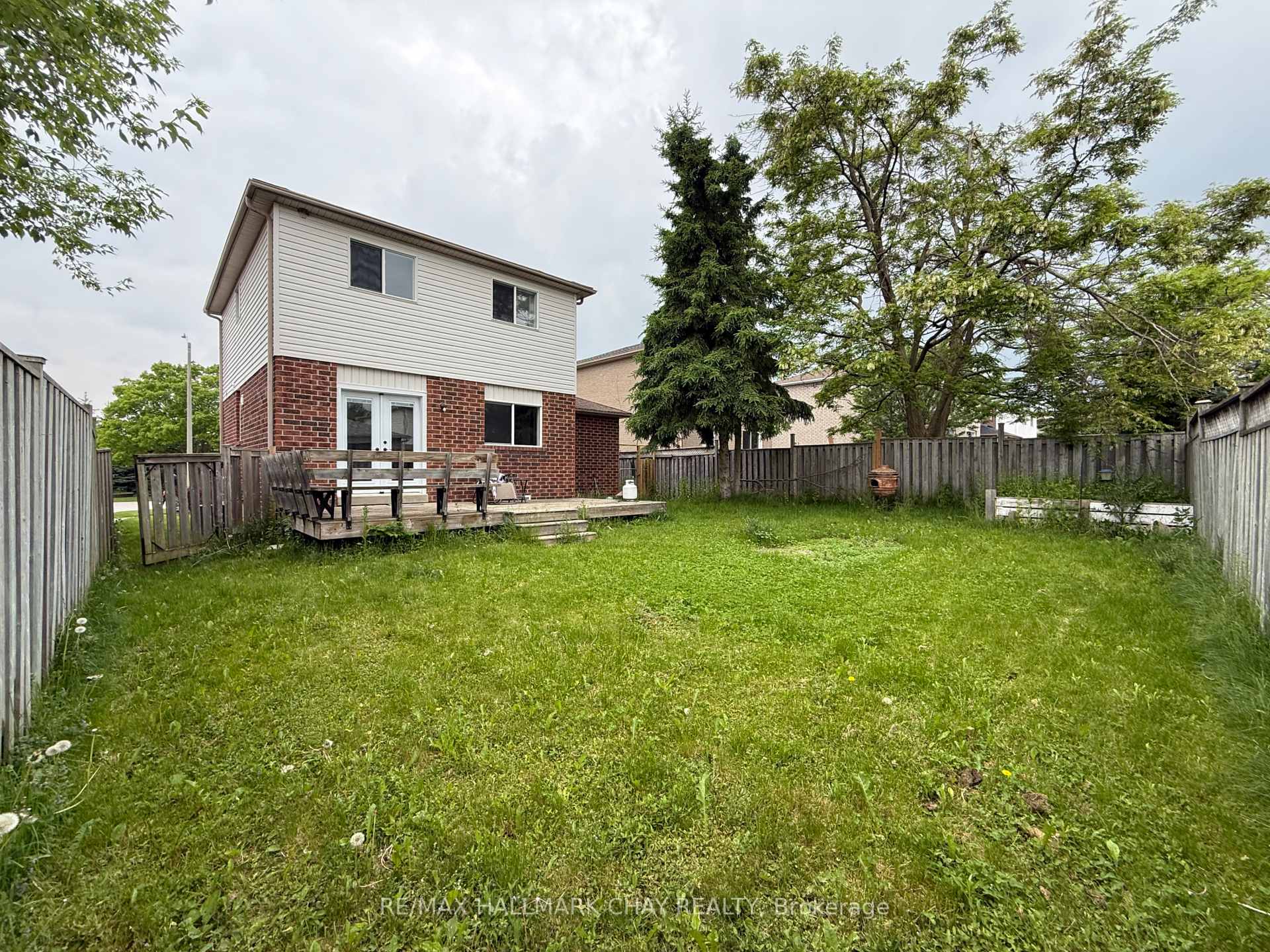 Photo 20 of 29 Golds Crescent, Barrie, Holly — HOMEH