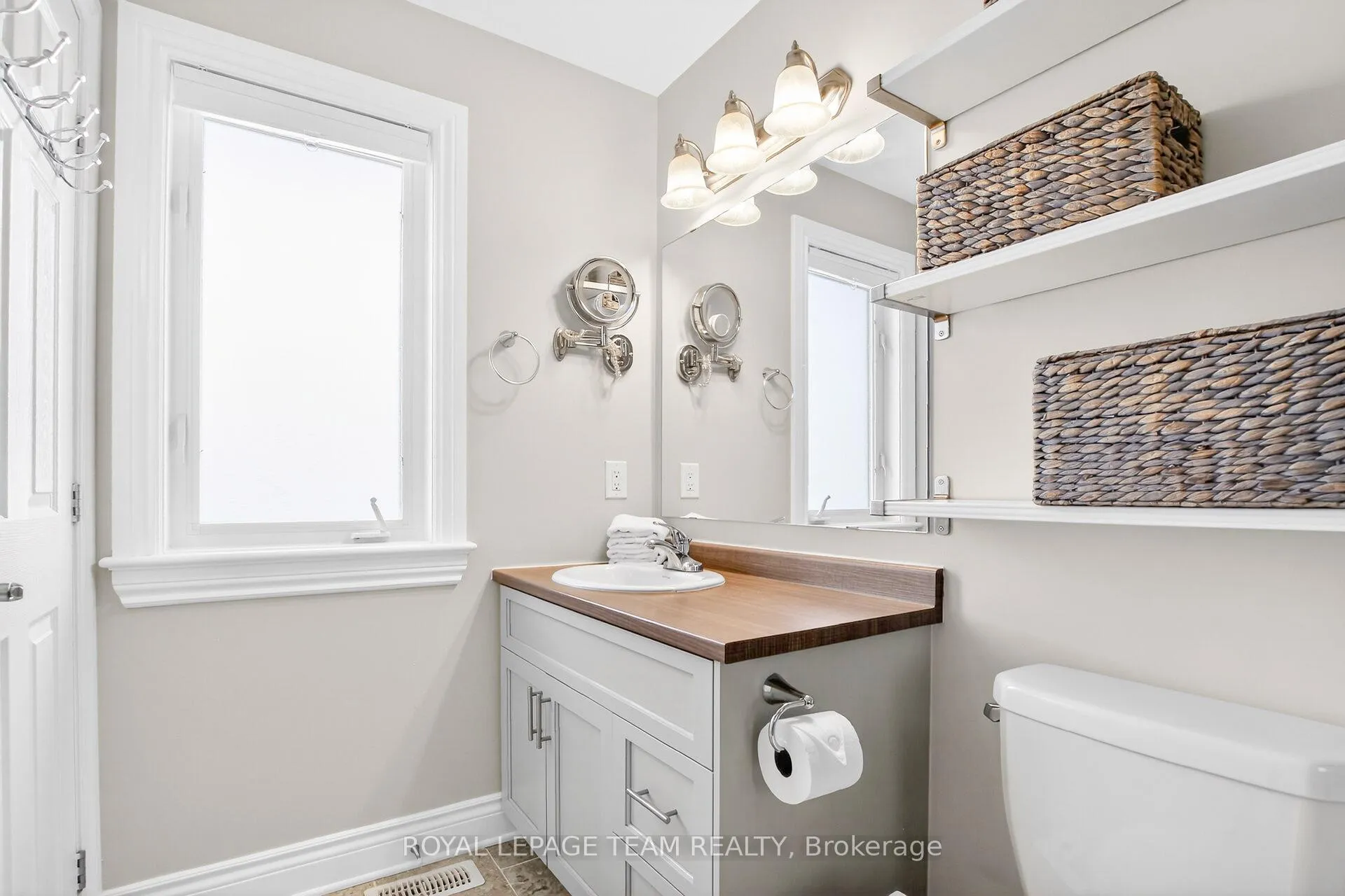 Photo 25 of 76 Bert Hall Street, Arnprior, Arnprior — HOMEH