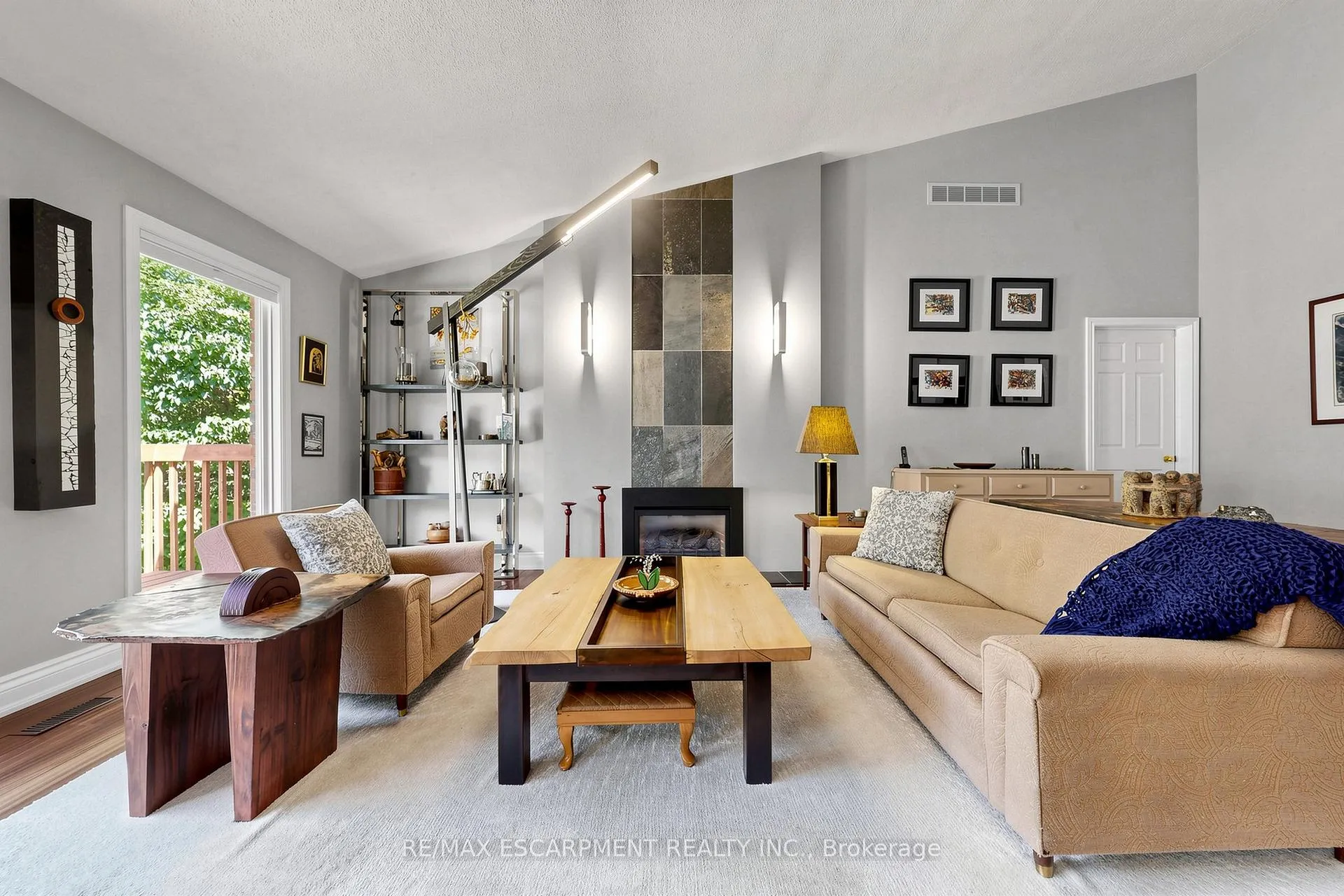 Photo 8 of 17 Flanders Drive, Hamilton, Waterdown — HOMEH