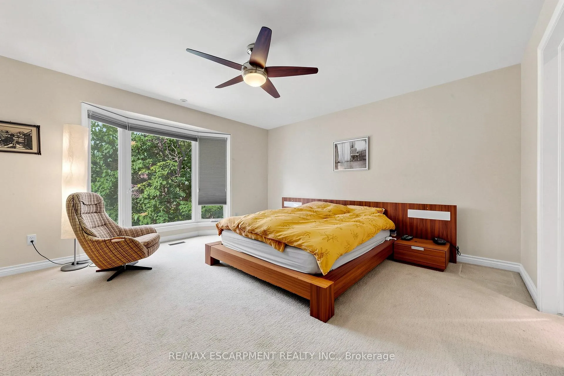 Photo 18 of 17 Flanders Drive, Hamilton, Waterdown — HOMEH