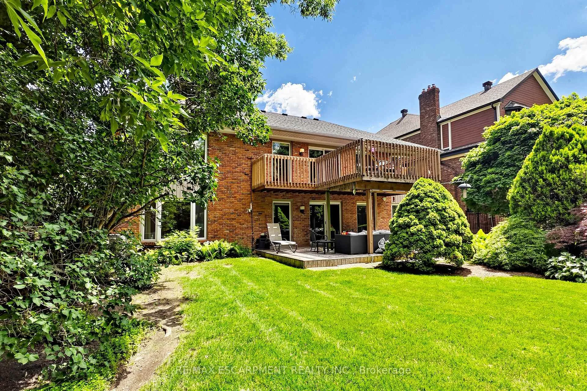 Photo 40 of 17 Flanders Drive, Hamilton, Waterdown — HOMEH