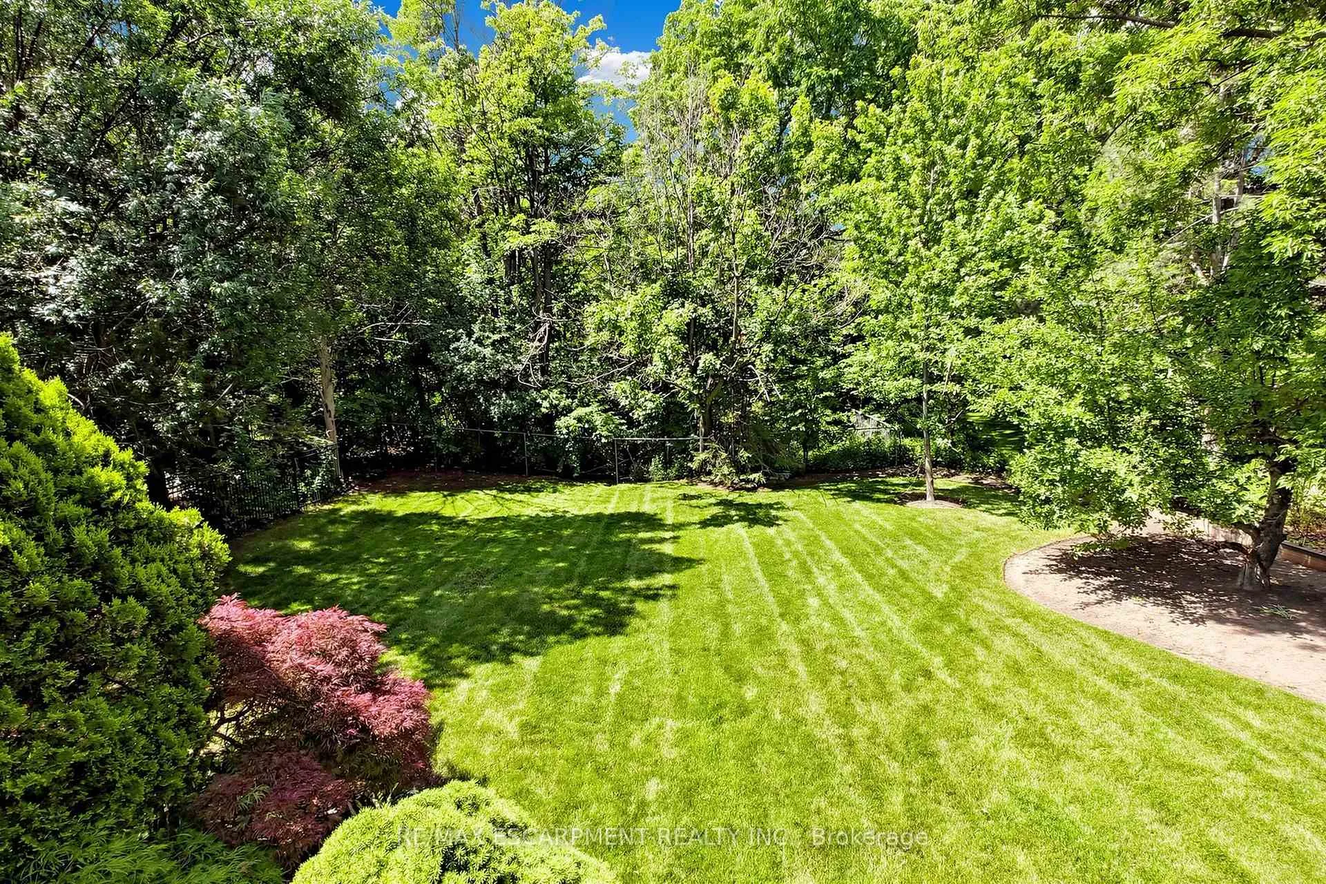 Photo 44 of 17 Flanders Drive, Hamilton, Waterdown — HOMEH