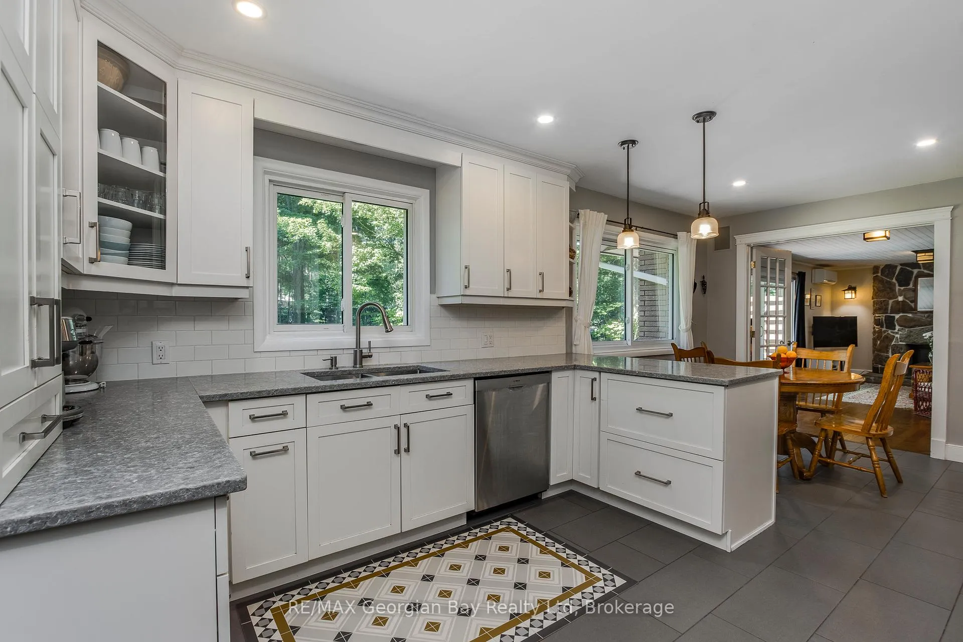 Photo 12 of 849 Midland Point Road, Midland — HOMEH