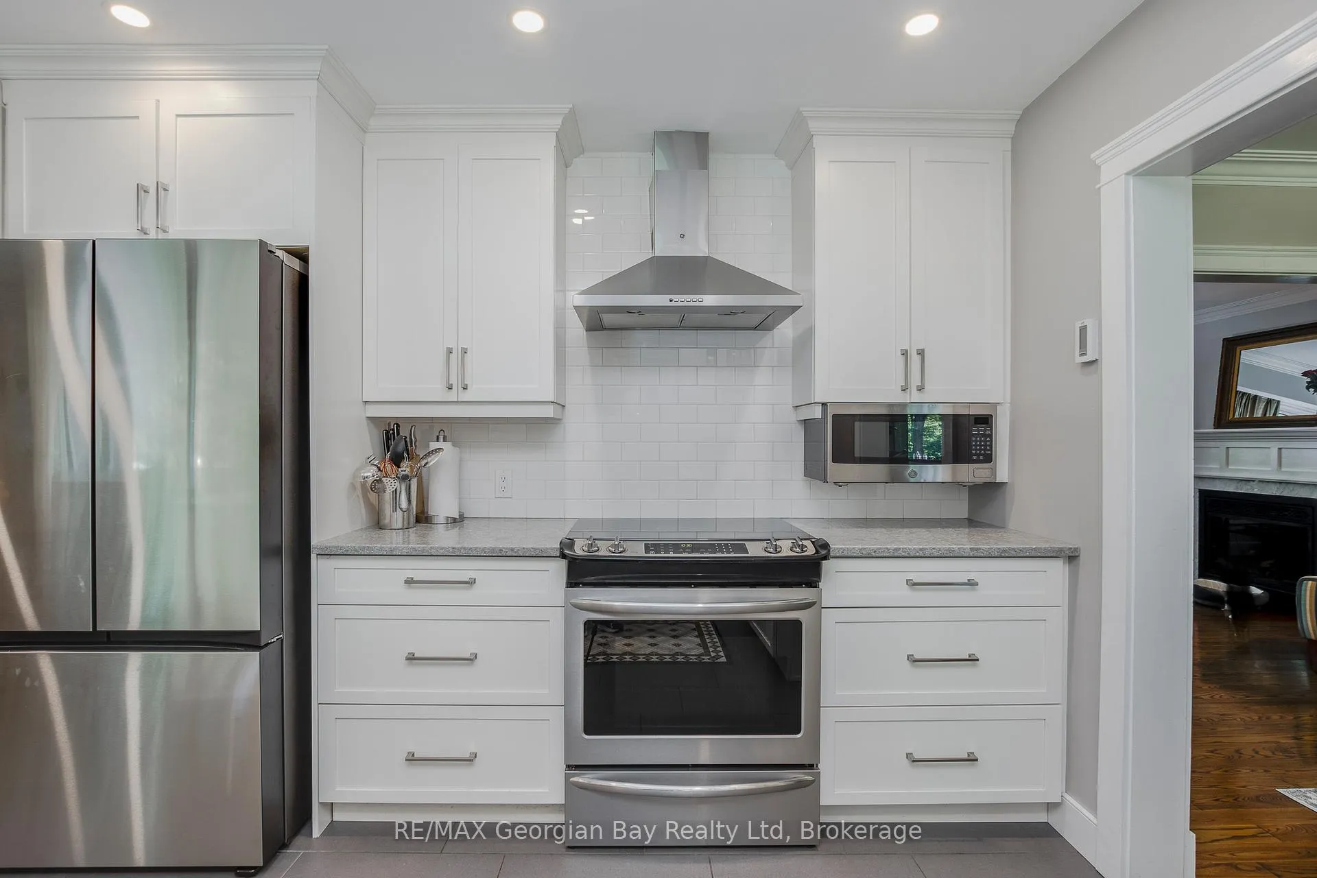 Photo 13 of 849 Midland Point Road, Midland — HOMEH