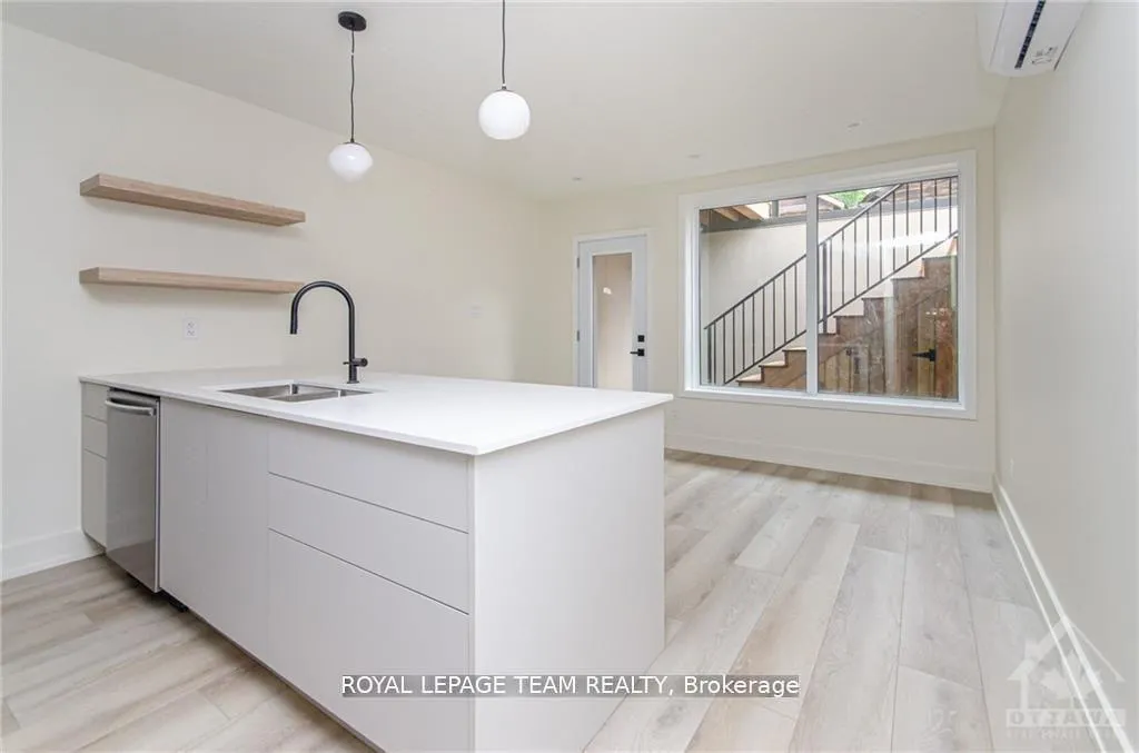 Photo 2 of Unit 2, 13B Fifth Avenue, Ottawa, Glebe — HOMEH