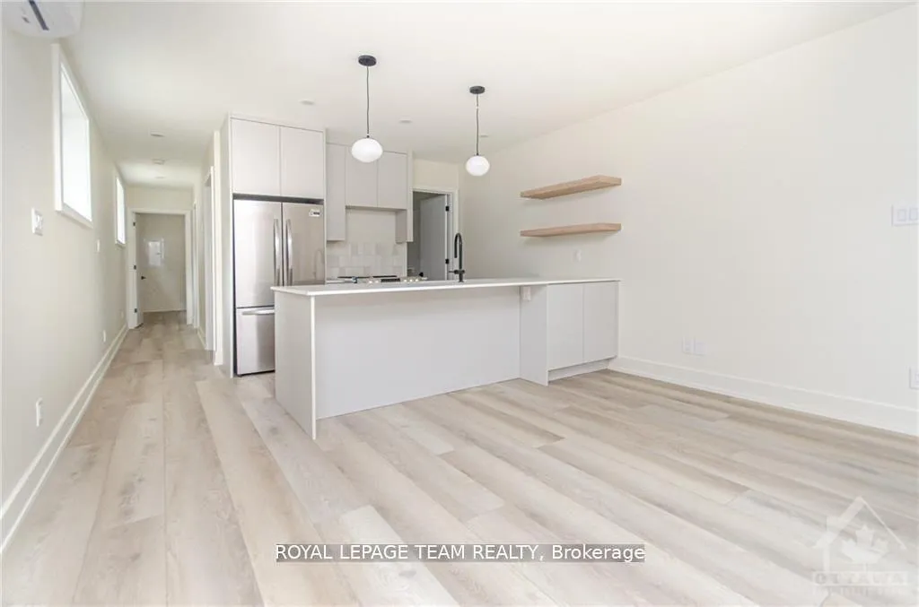 Photo 4 of Unit 2, 13B Fifth Avenue, Ottawa, Glebe — HOMEH