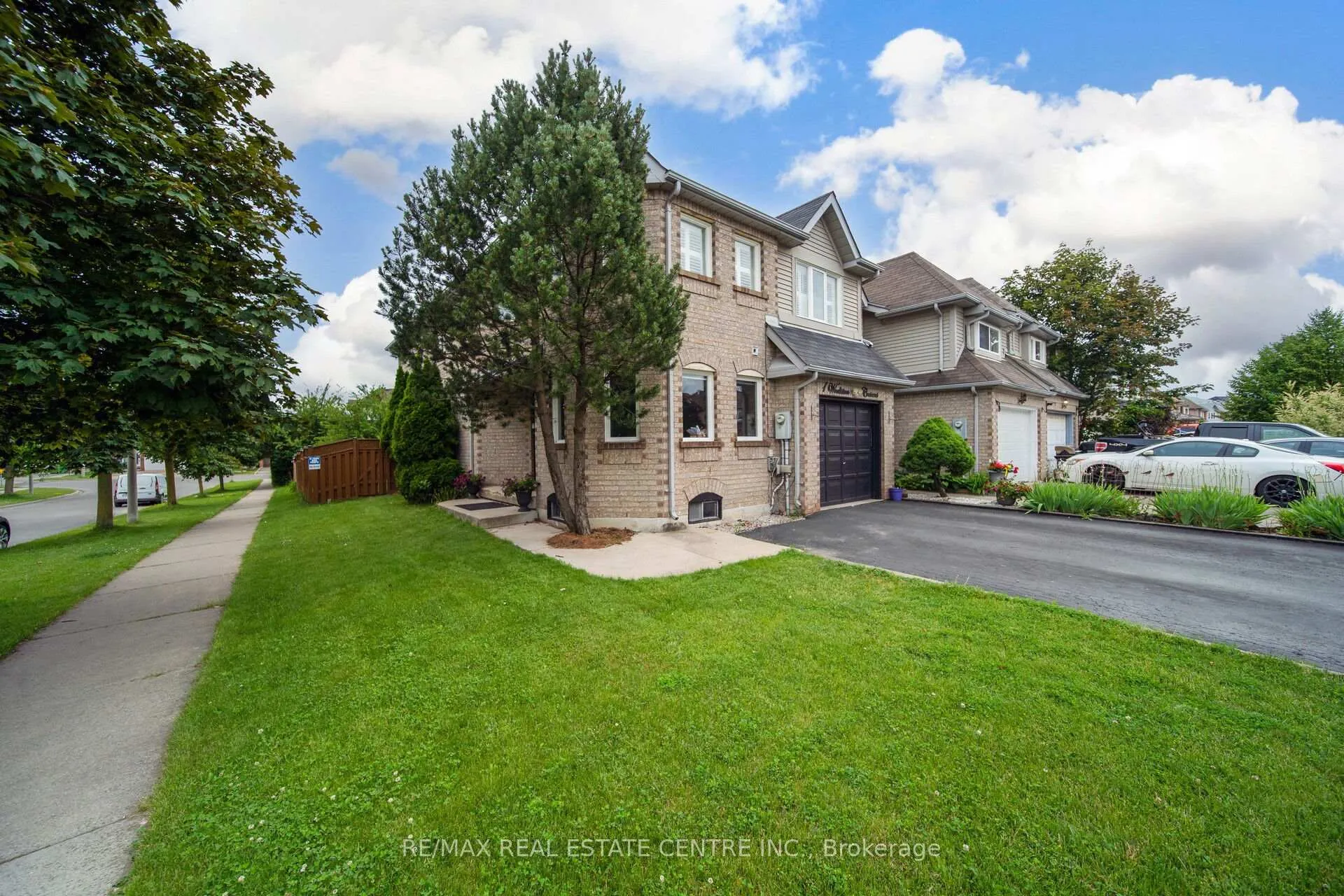 Photo 5 of 1 Wooliston Crescent, Brampton, Fletcher's West — HOMEH