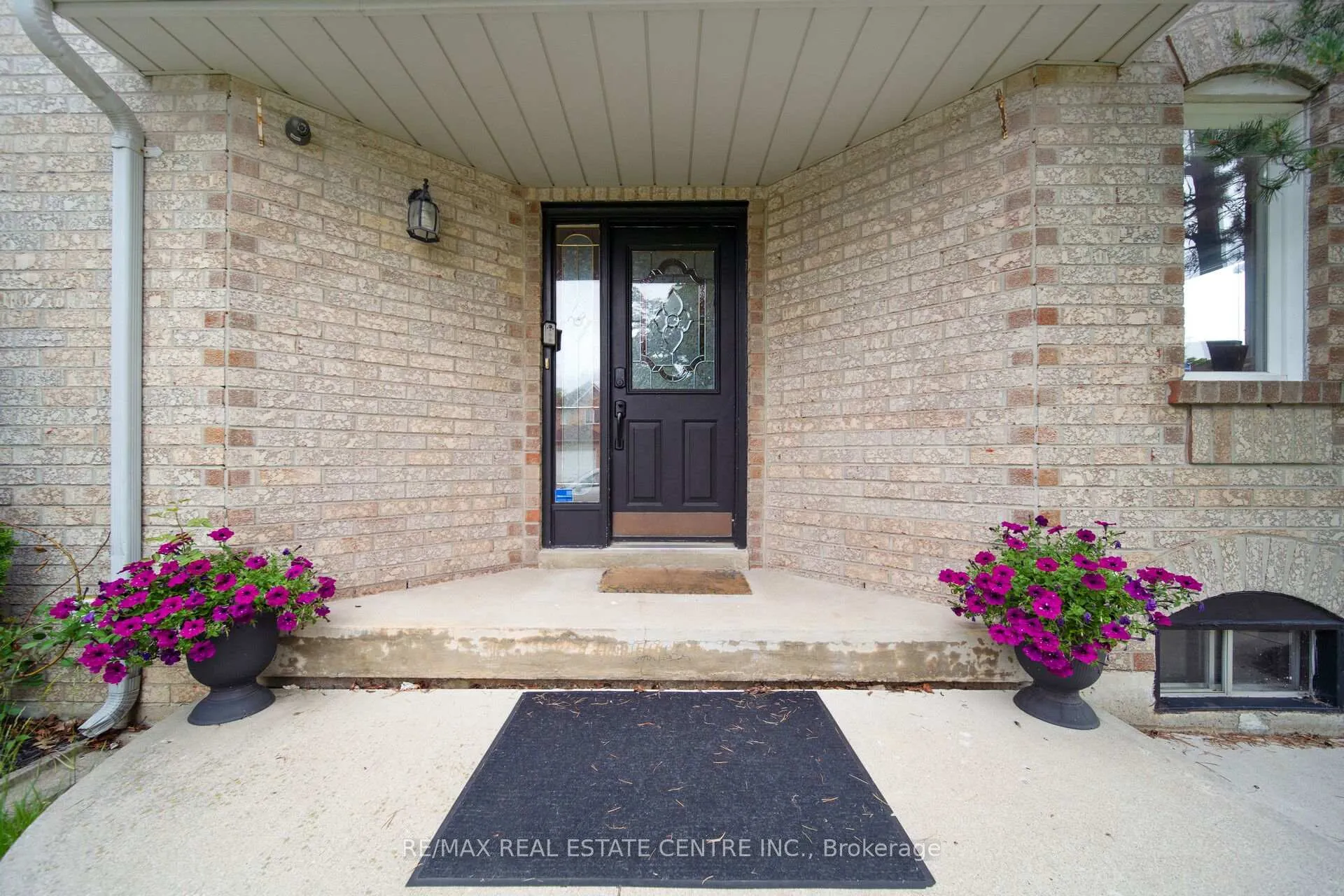 Photo 6 of 1 Wooliston Crescent, Brampton, Fletcher's West — HOMEH