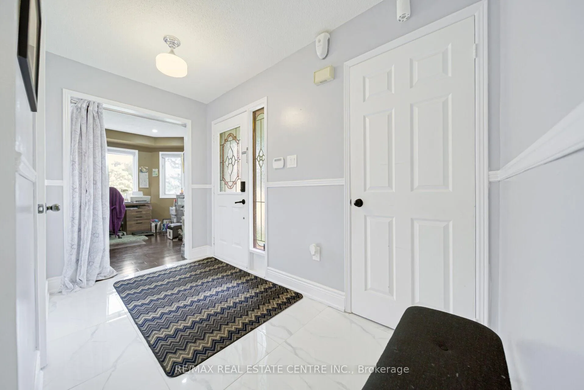 Photo 8 of 1 Wooliston Crescent, Brampton, Fletcher's West — HOMEH
