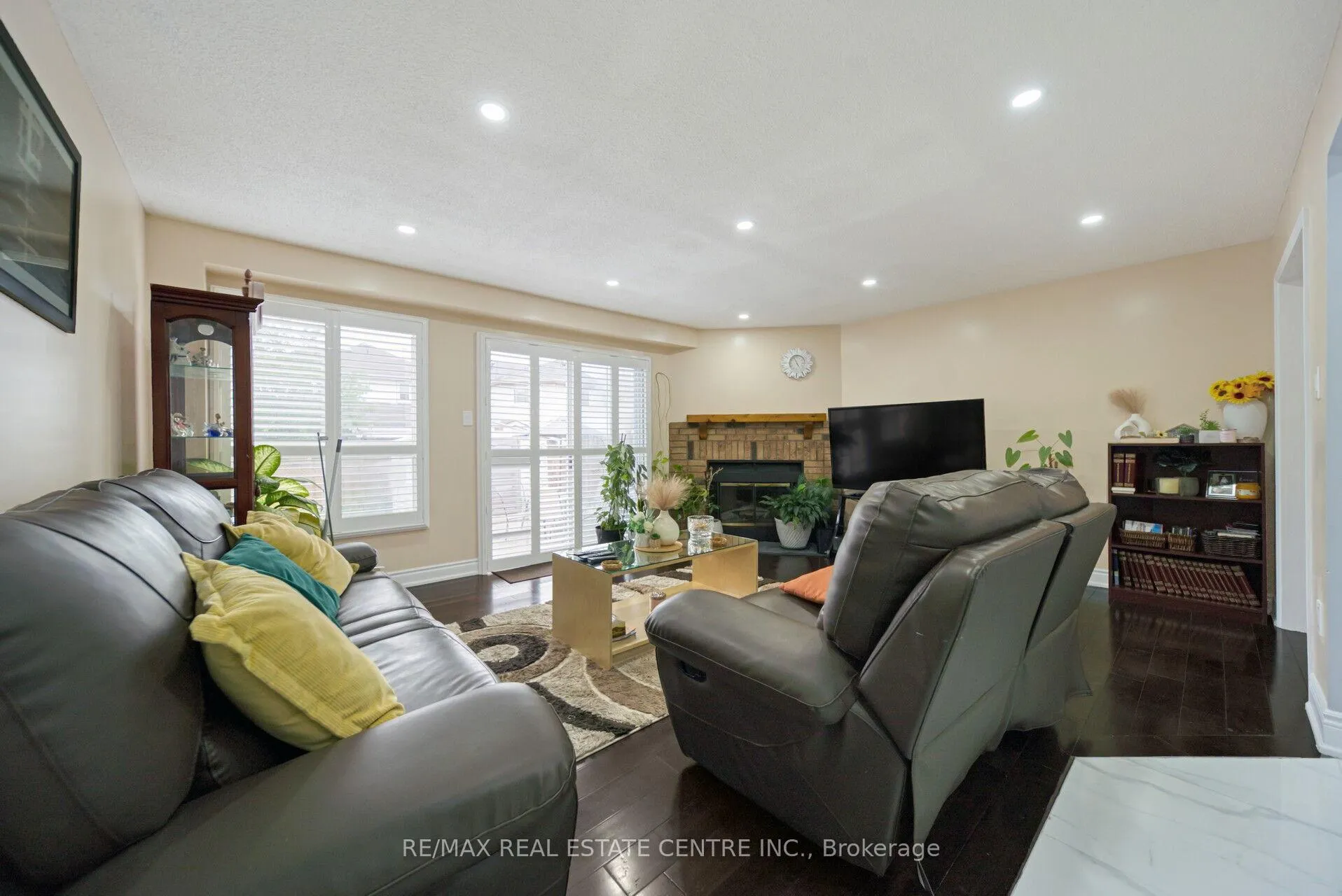 Photo 11 of 1 Wooliston Crescent, Brampton, Fletcher's West — HOMEH