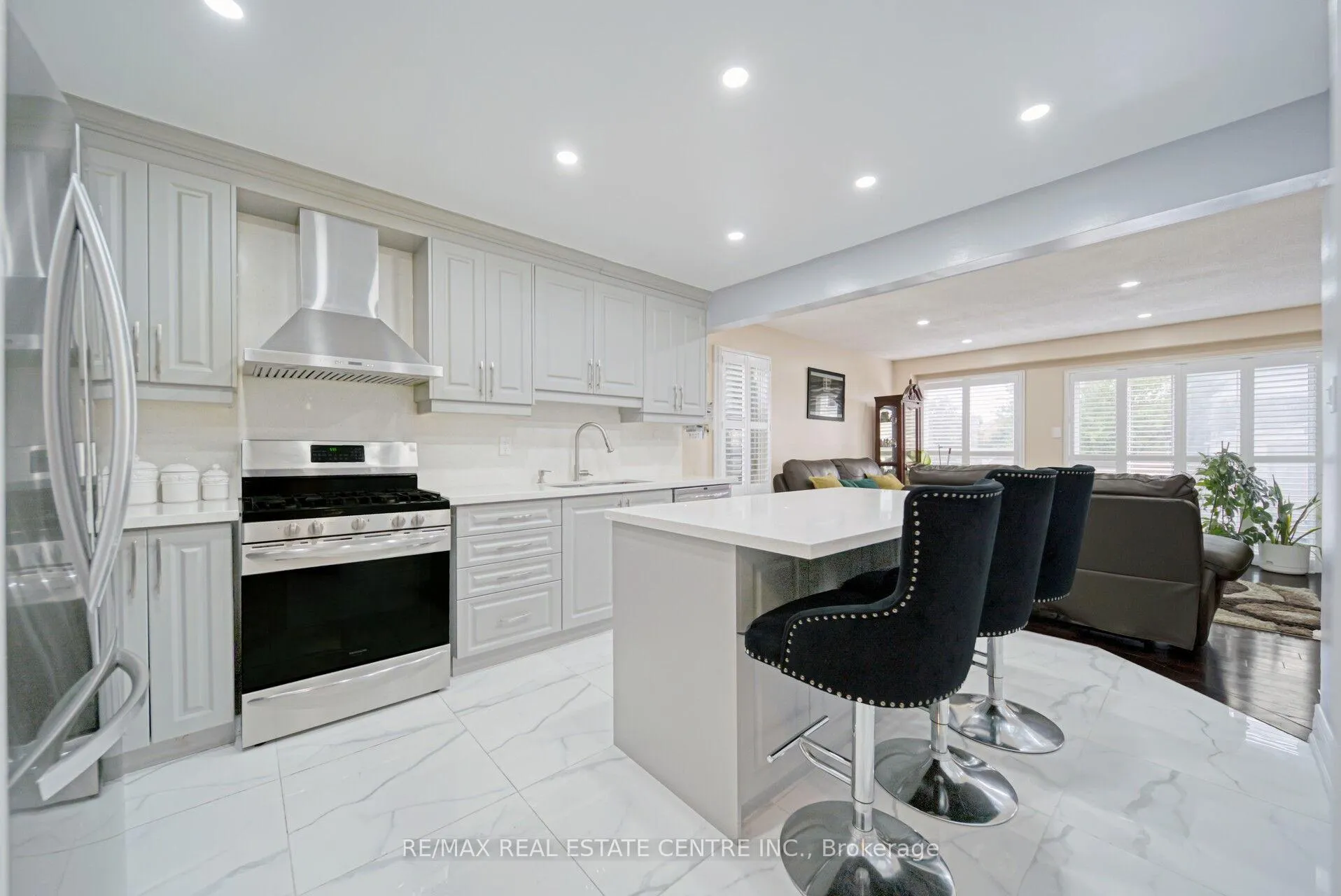 Photo 16 of 1 Wooliston Crescent, Brampton, Fletcher's West — HOMEH
