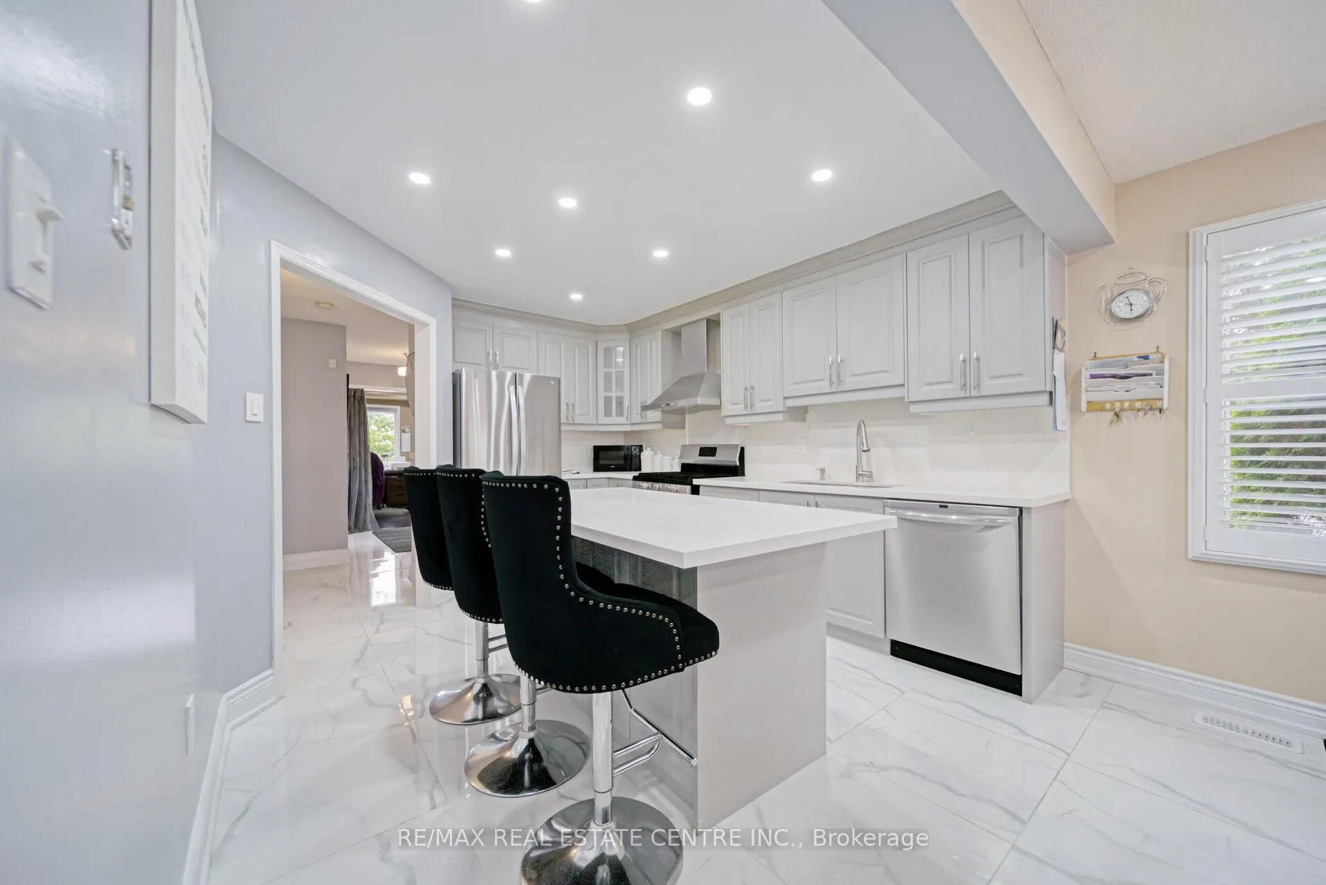 Photo 17 of 1 Wooliston Crescent, Brampton, Fletcher's West — HOMEH