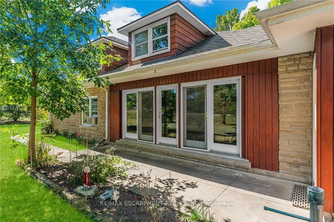 Photo 28 of 21 First Avenue, Welland, Prince Charles — HOMEH