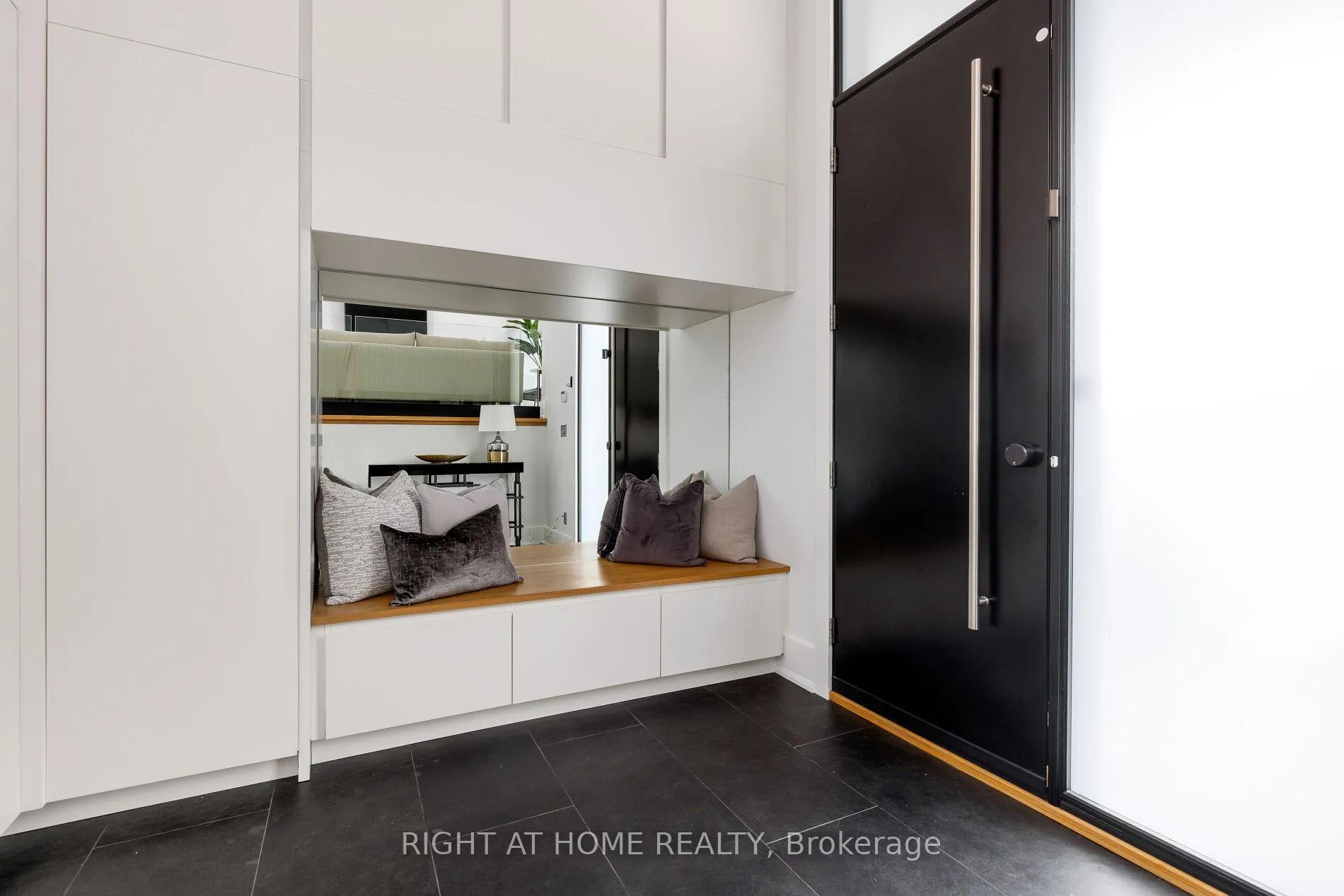 Photo 4 of 10 Milton Road, Toronto, East York — HOMEH