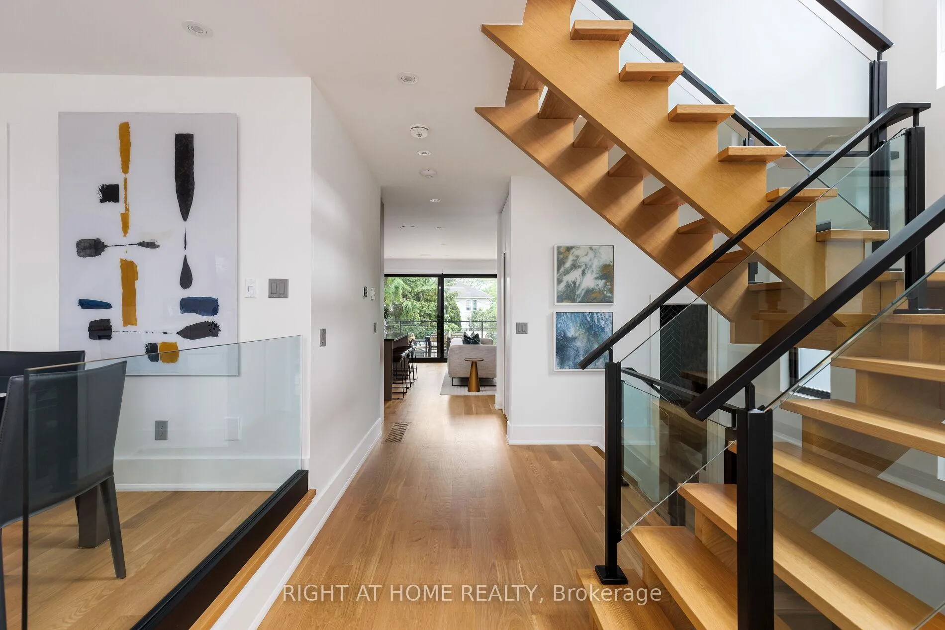 Photo 10 of 10 Milton Road, Toronto, East York — HOMEH