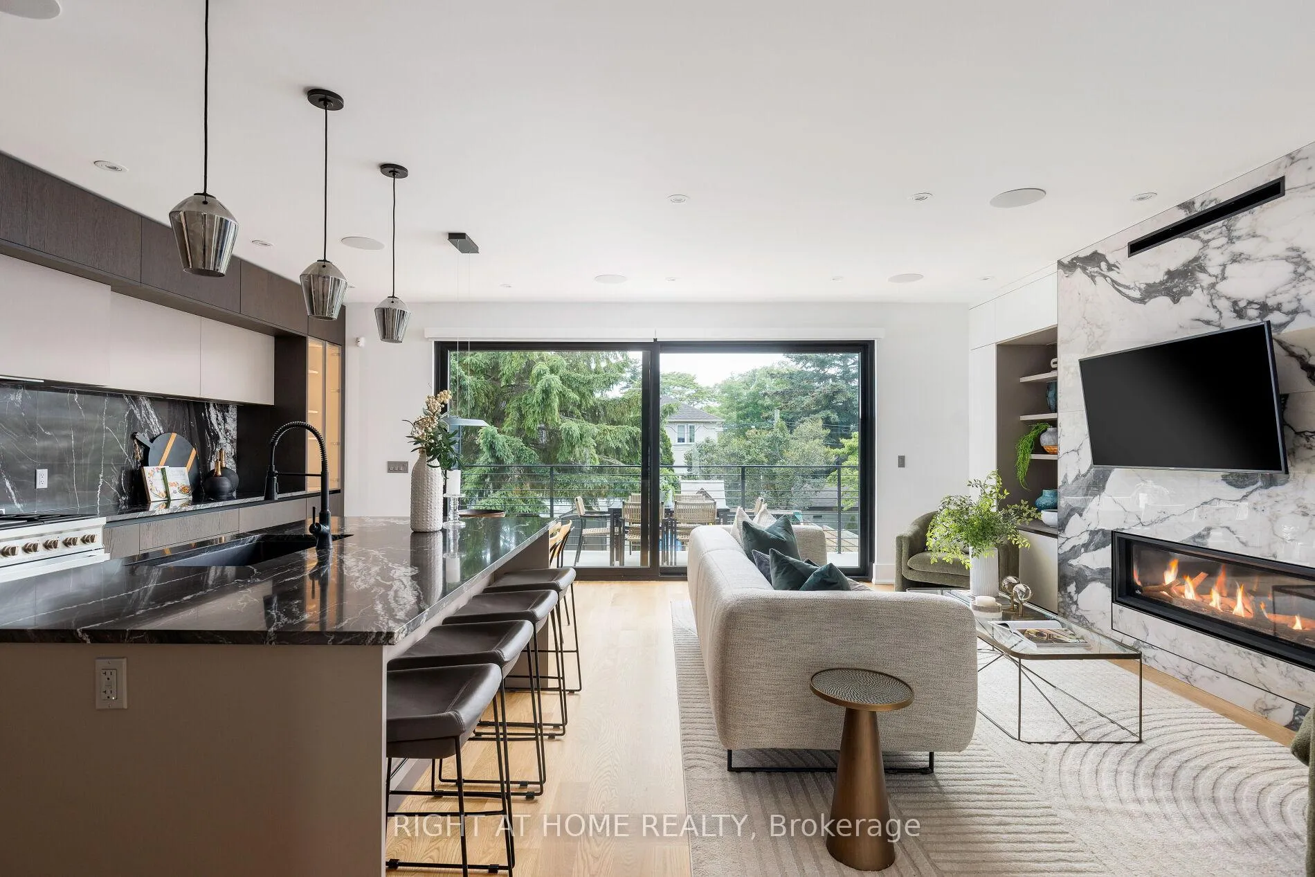 Photo 12 of 10 Milton Road, Toronto, East York — HOMEH