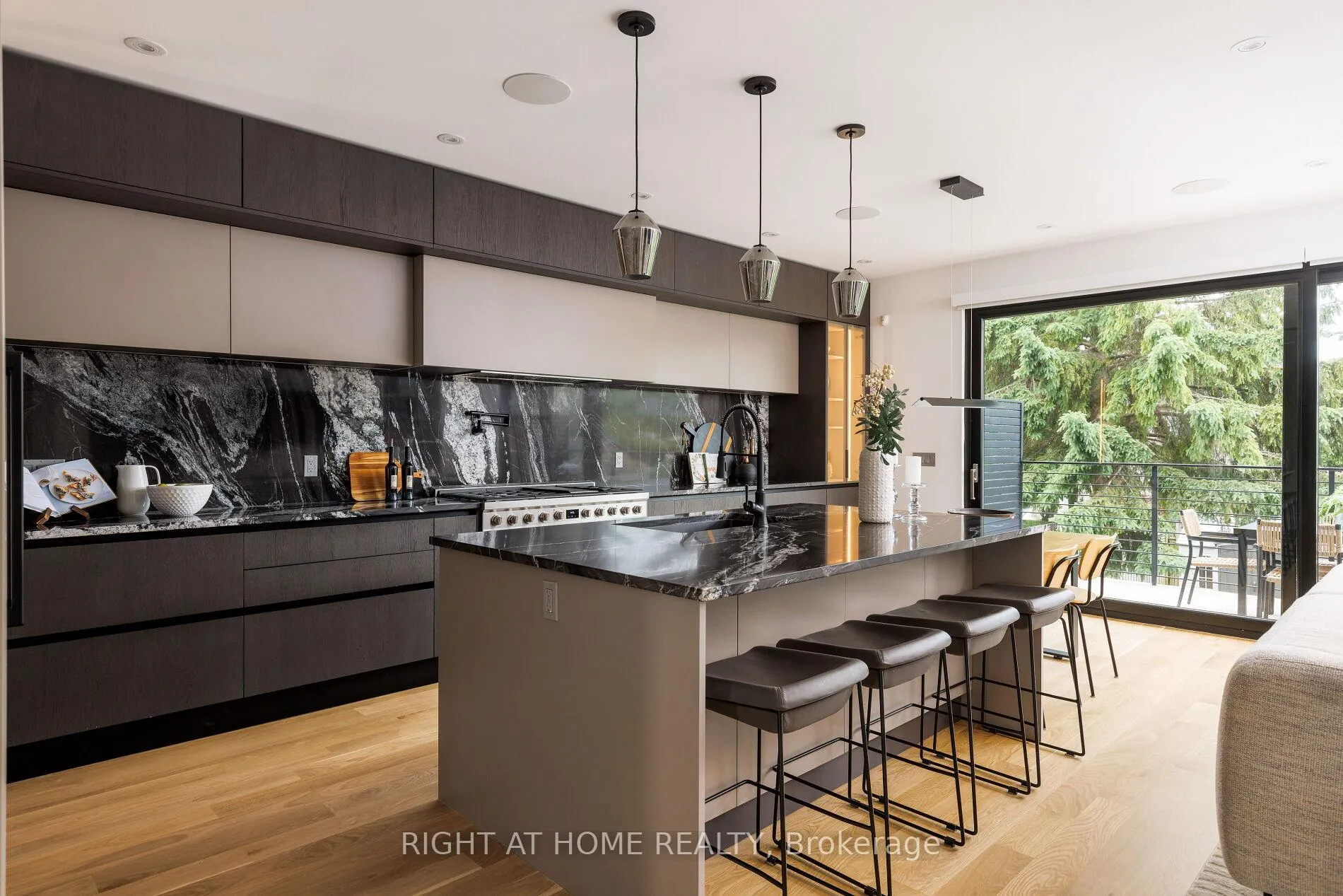 Photo 13 of 10 Milton Road, Toronto, East York — HOMEH