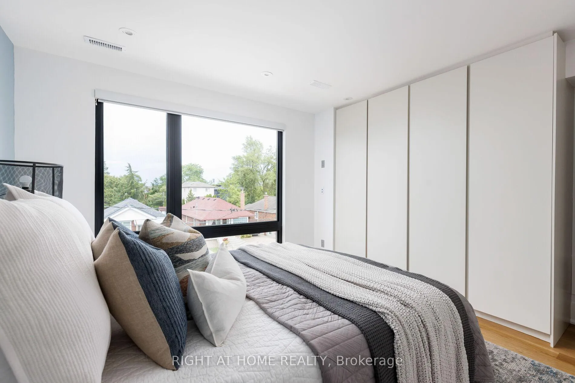 Photo 38 of 10 Milton Road, Toronto, East York — HOMEH