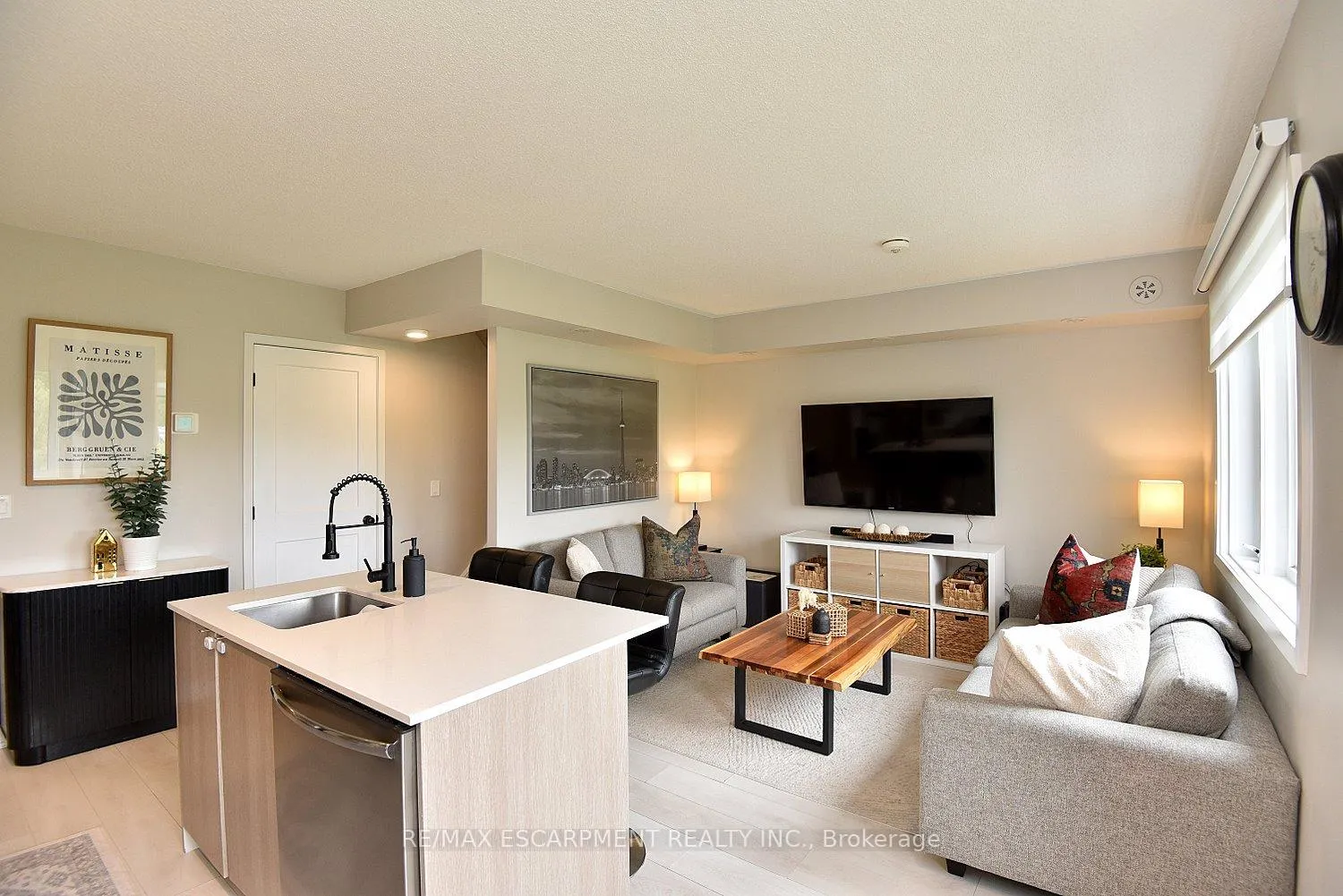 Photo 10 of Unit 112, 1135 Cooke Boulevard, Burlington, LaSalle — HOMEH