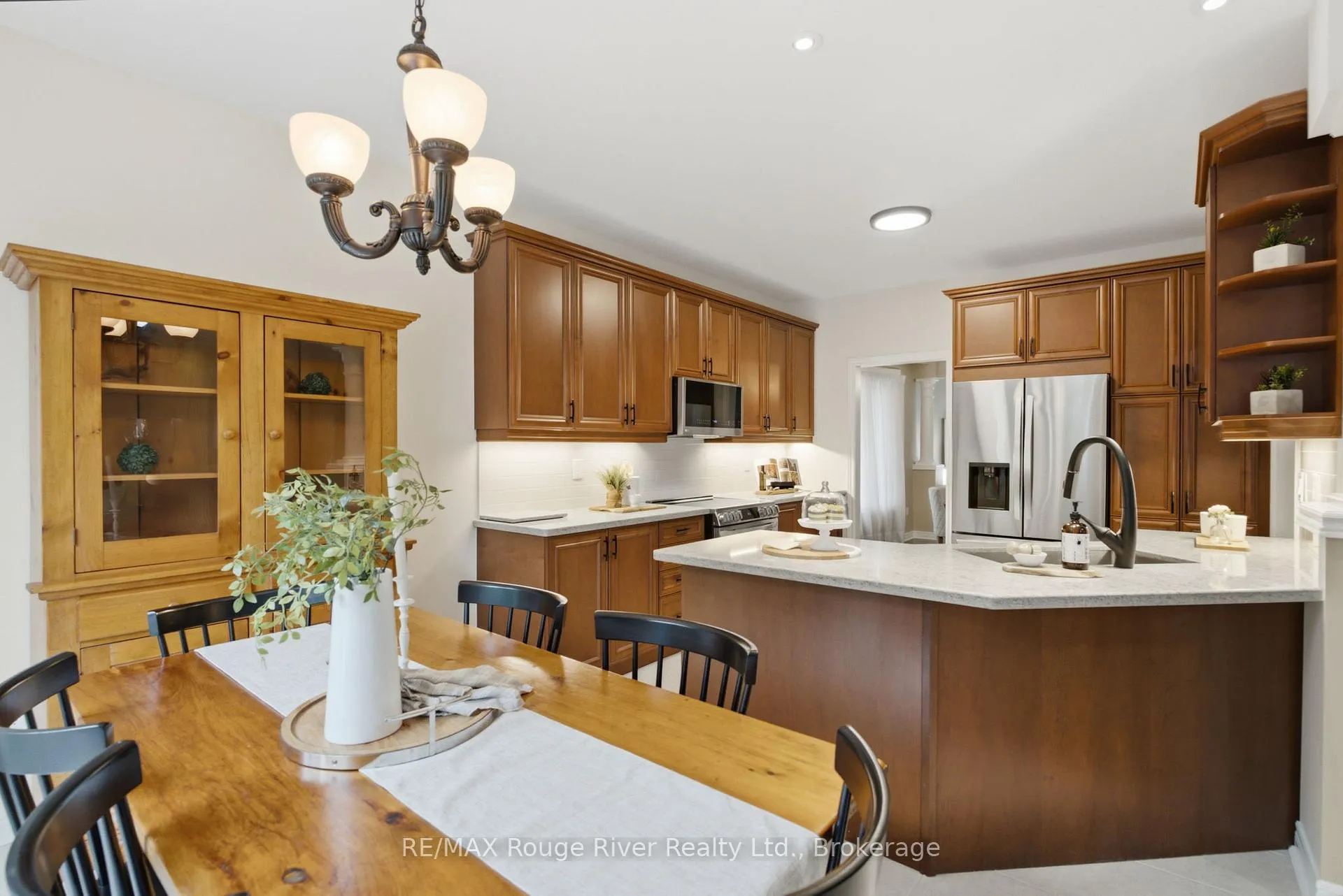 Photo 9 of 12 Covington Drive, Whitby, Brooklin — HOMEH
