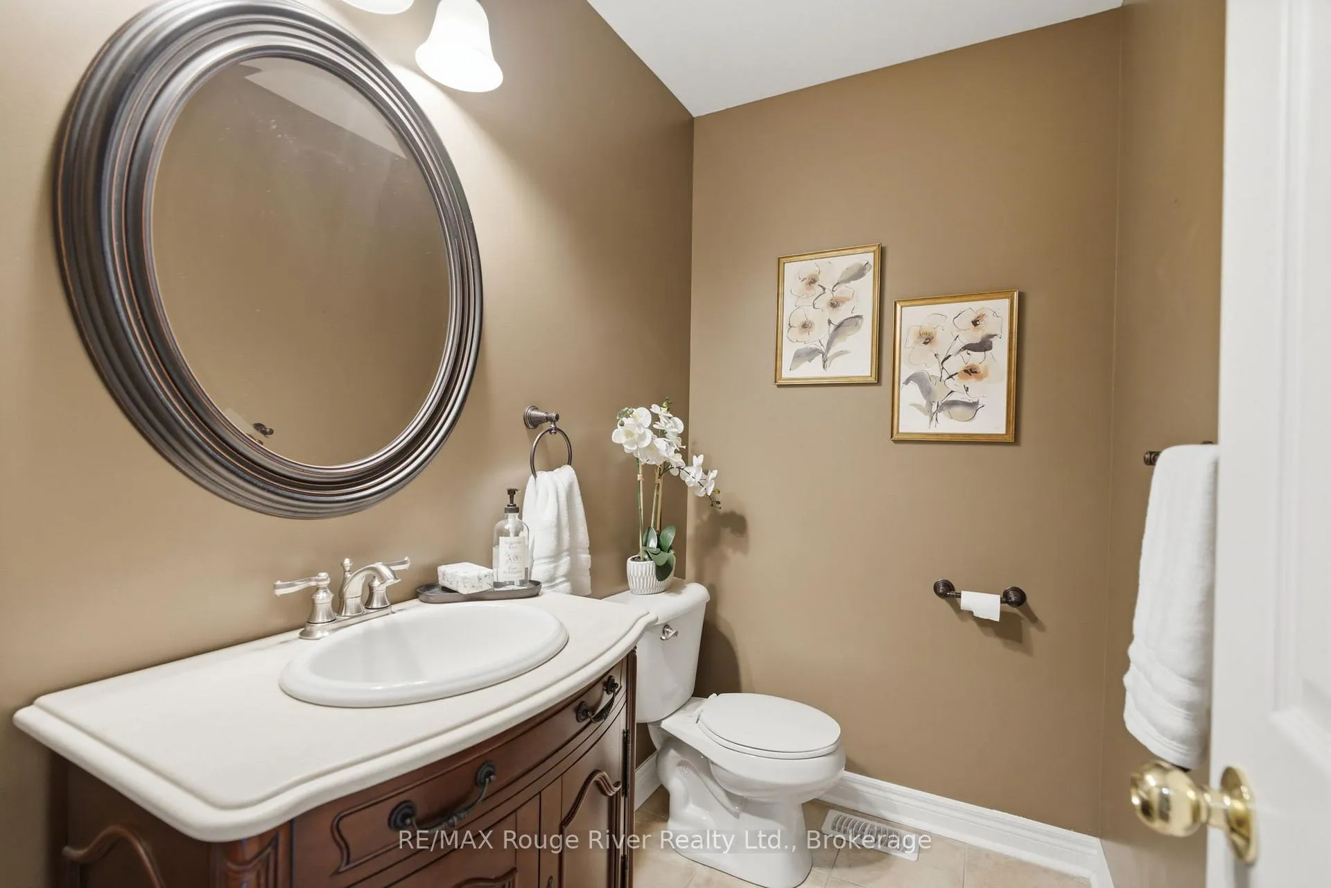 Photo 18 of 12 Covington Drive, Whitby, Brooklin — HOMEH