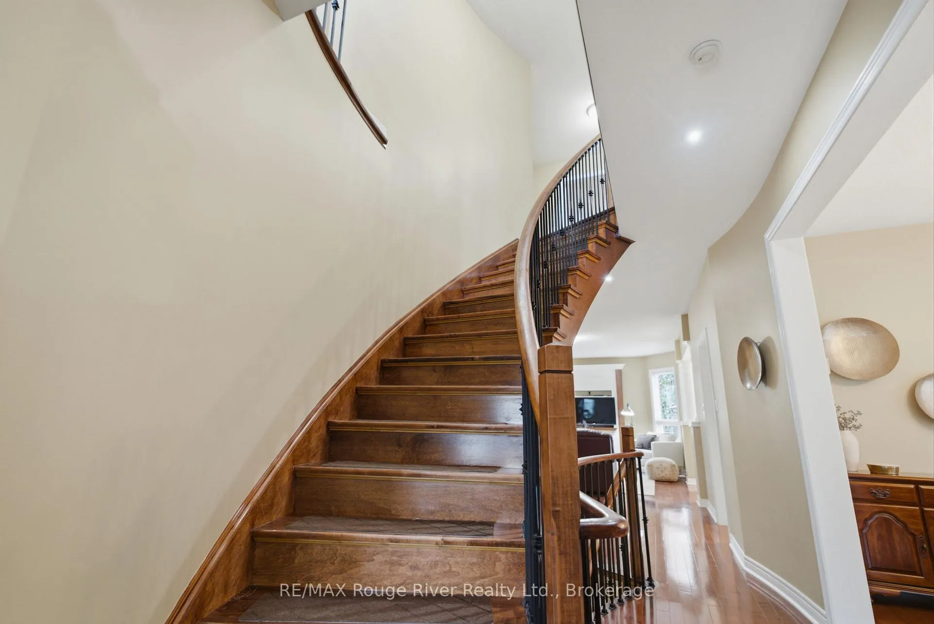 Photo 19 of 12 Covington Drive, Whitby, Brooklin — HOMEH