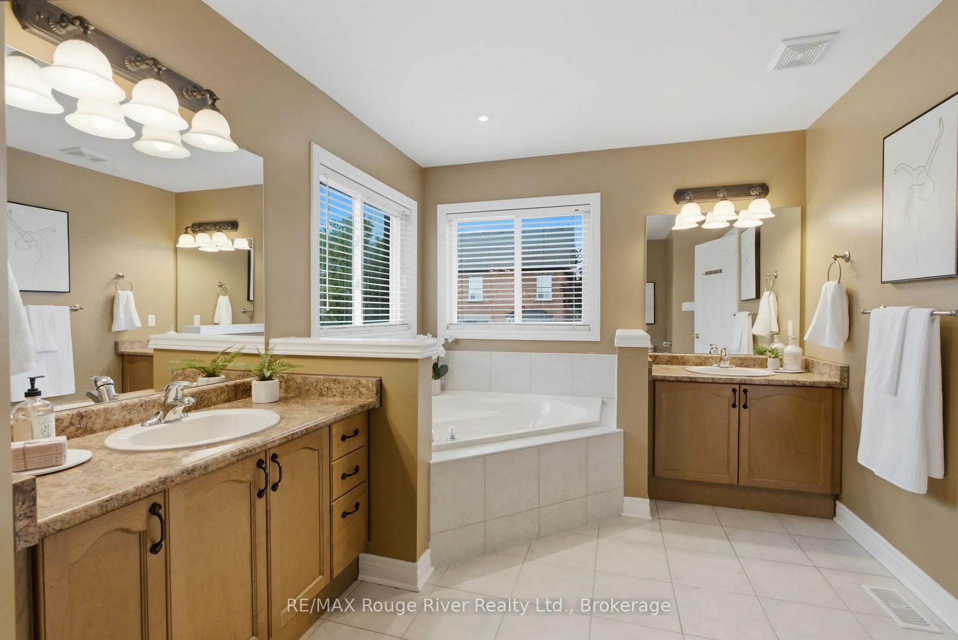 Photo 22 of 12 Covington Drive, Whitby, Brooklin — HOMEH