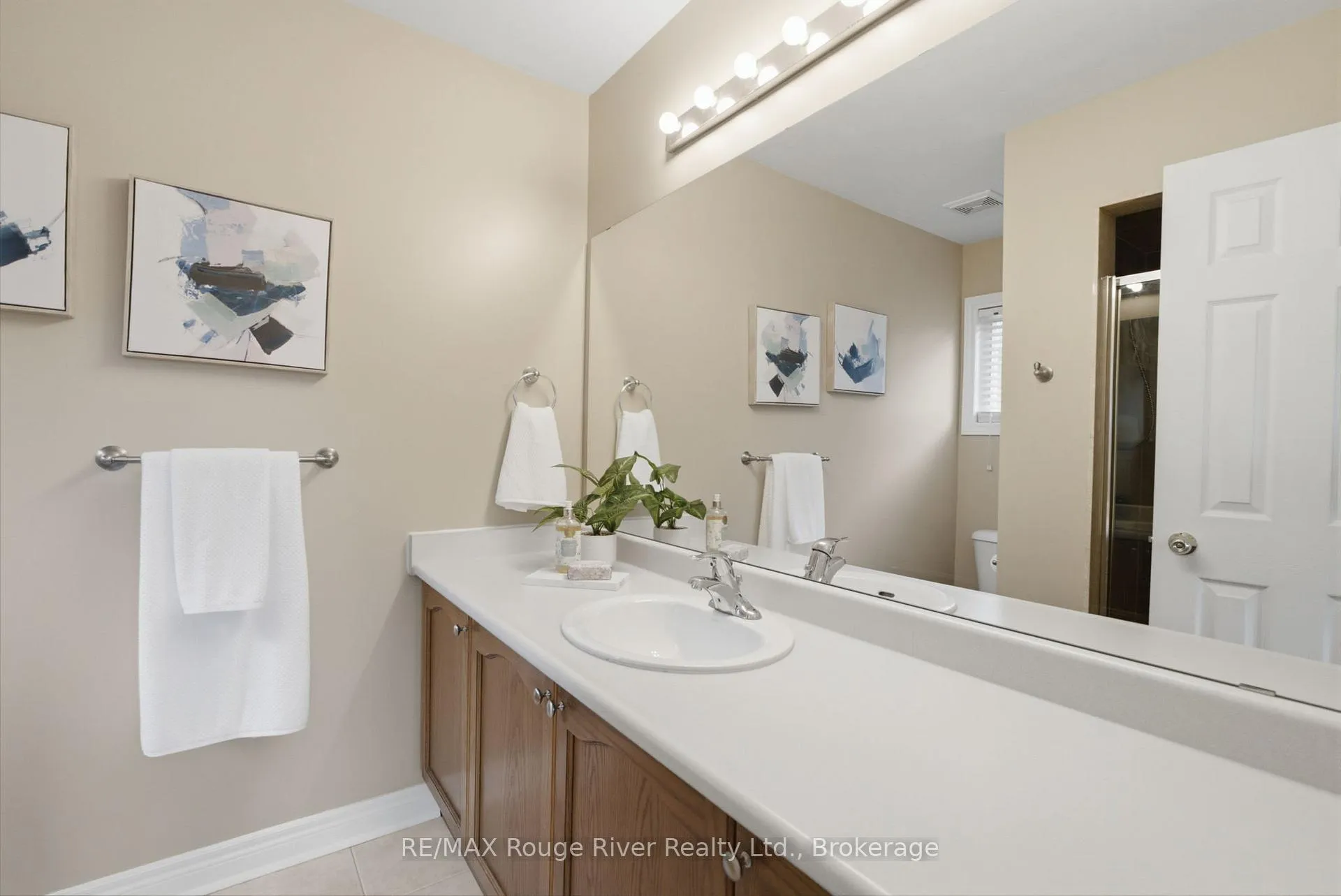 Photo 27 of 12 Covington Drive, Whitby, Brooklin — HOMEH
