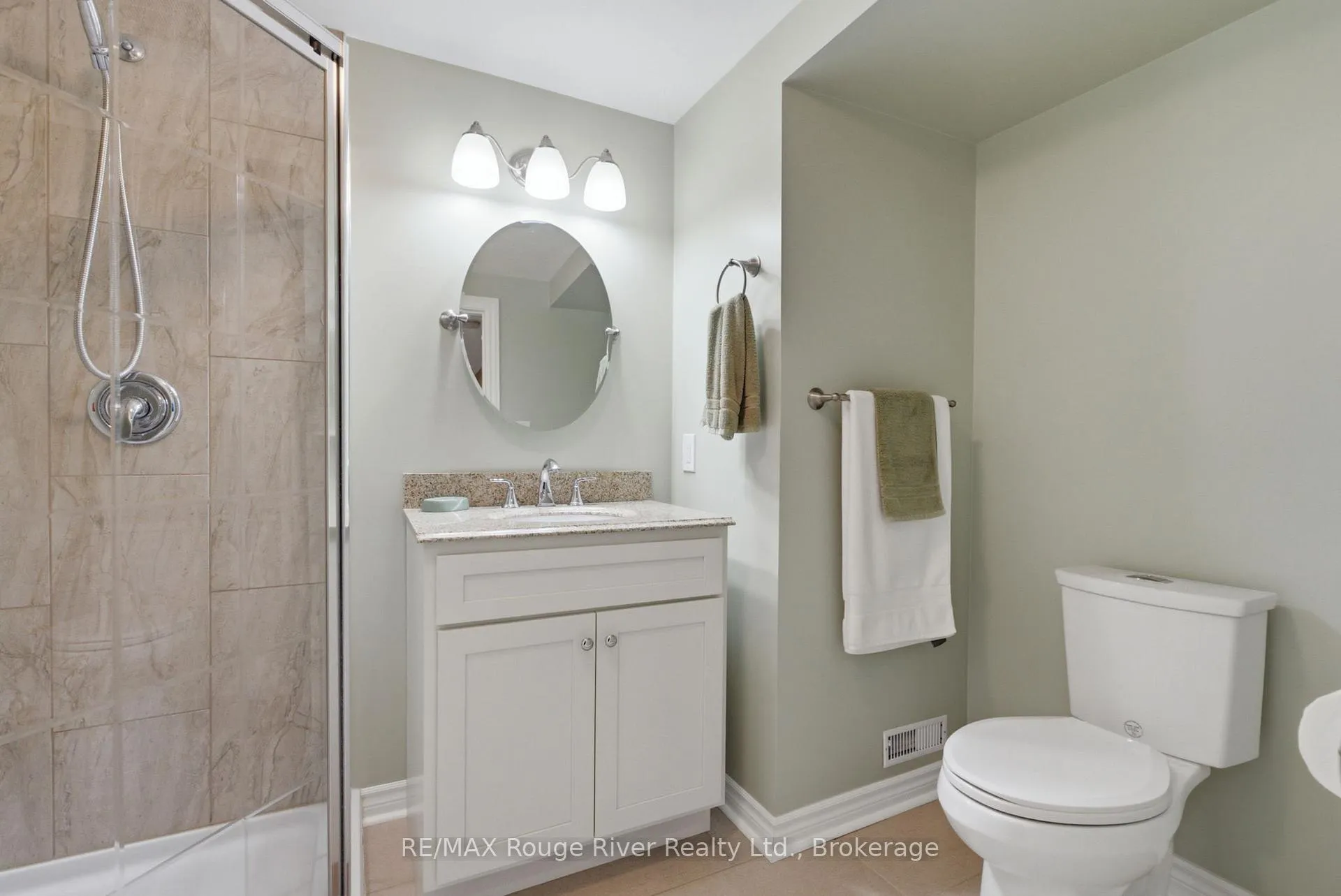 Photo 40 of 12 Covington Drive, Whitby, Brooklin — HOMEH