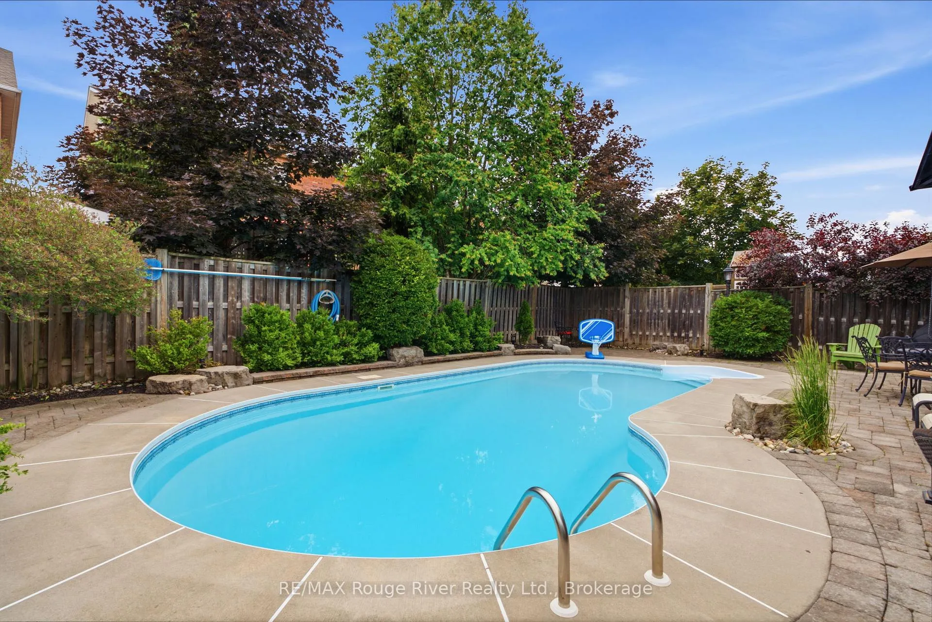 Photo 46 of 12 Covington Drive, Whitby, Brooklin — HOMEH