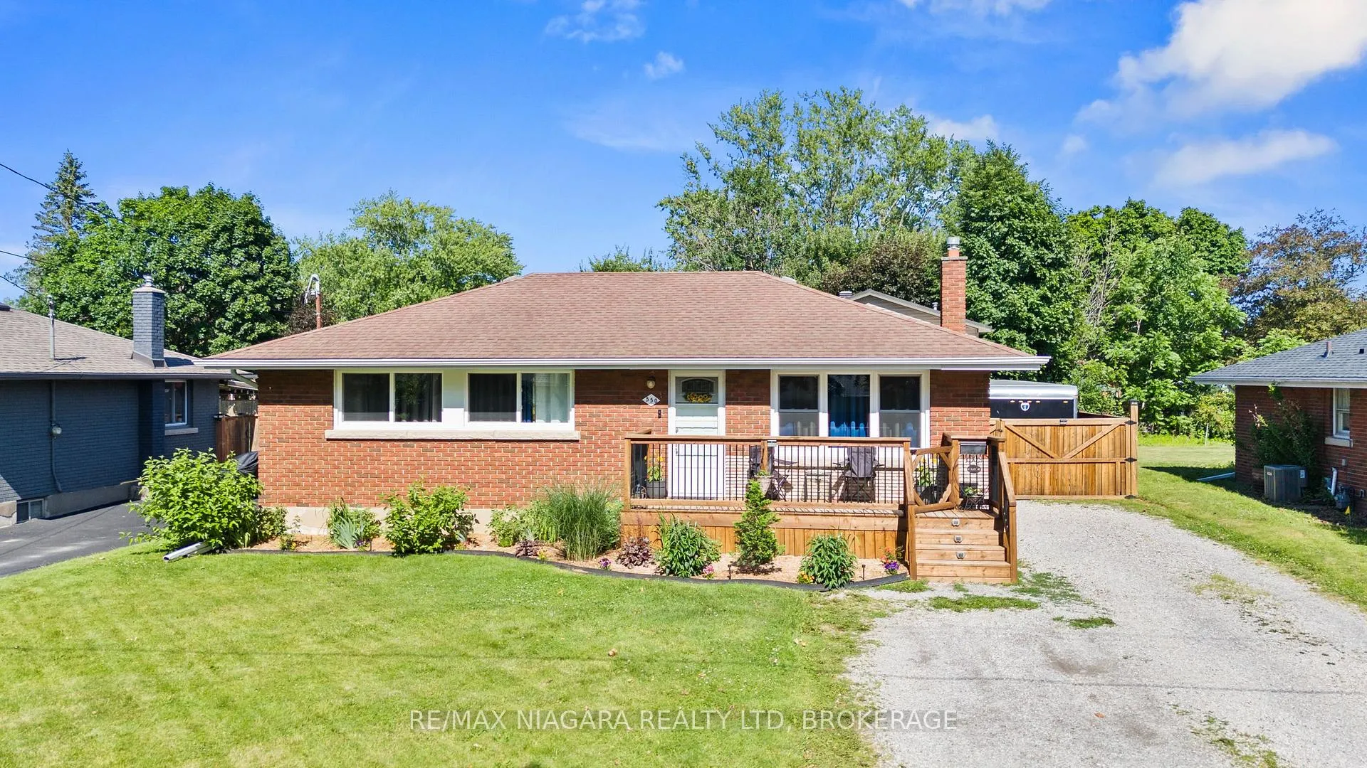 Photo 2 of 550 Lloyd Avenue, Welland, Prince Charles — HOMEH
