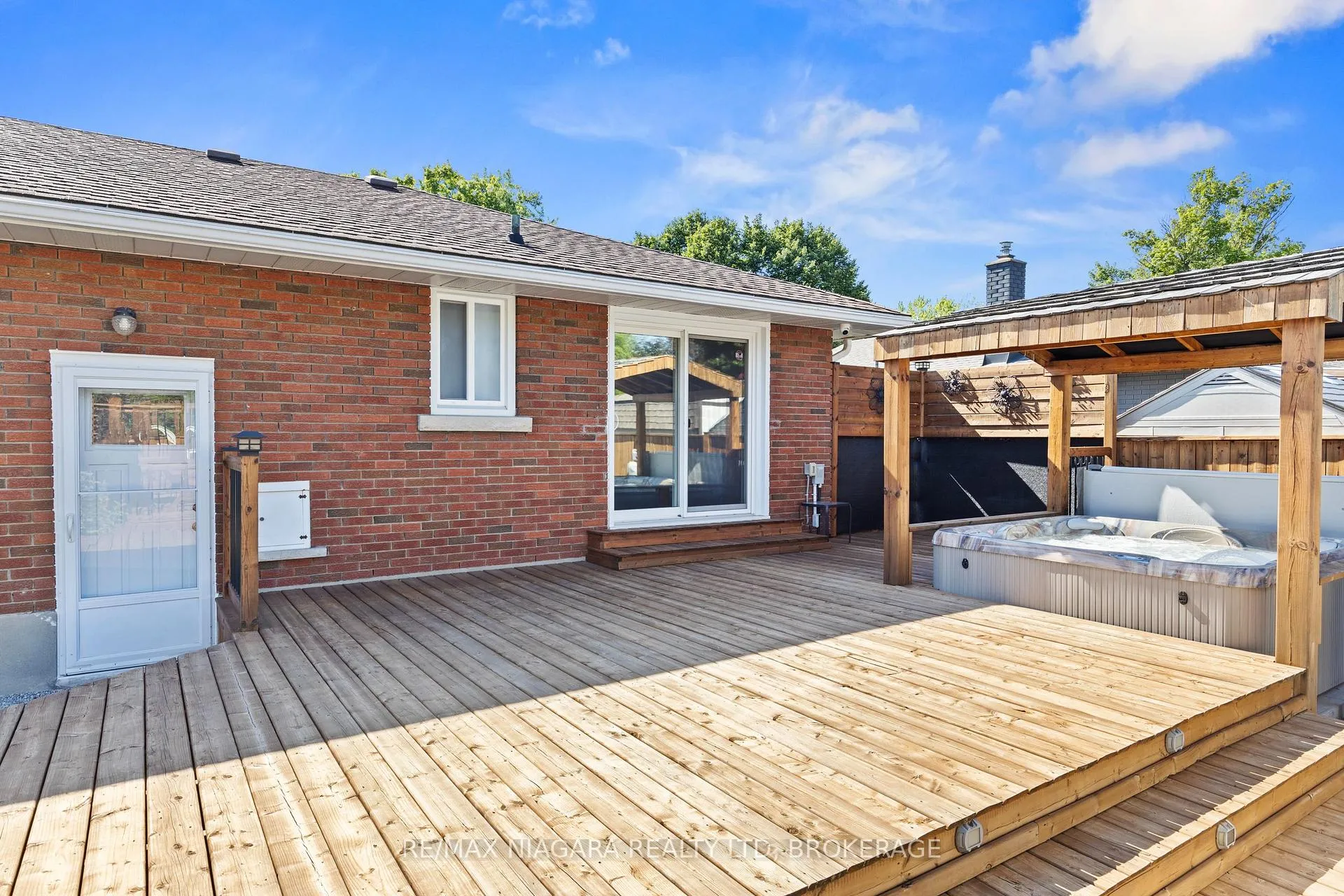Photo 37 of 550 Lloyd Avenue, Welland, Prince Charles — HOMEH