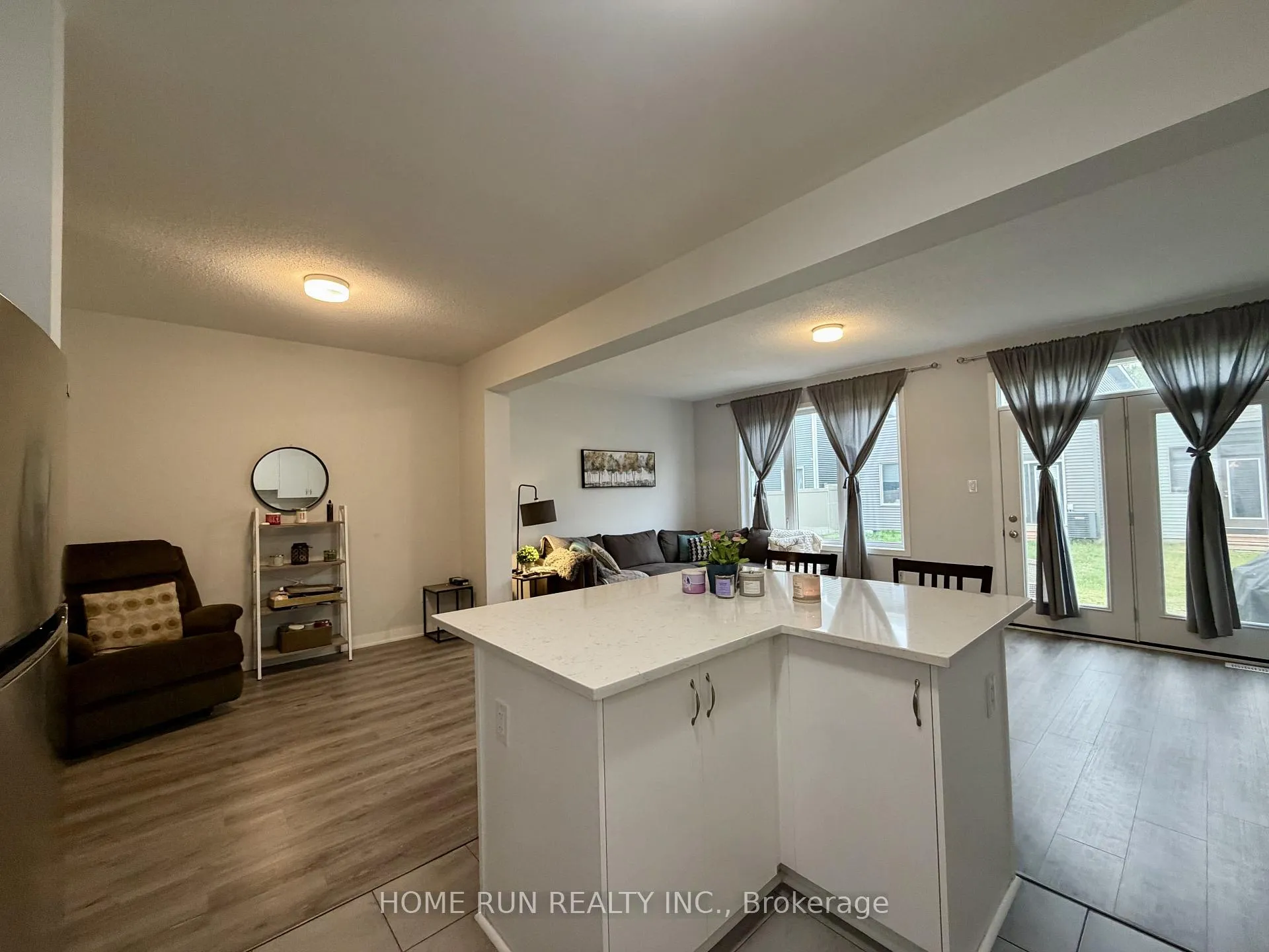 Photo 5 of 216 Billrian Cres, Ottawa, Stittsville (North) — HOMEH
